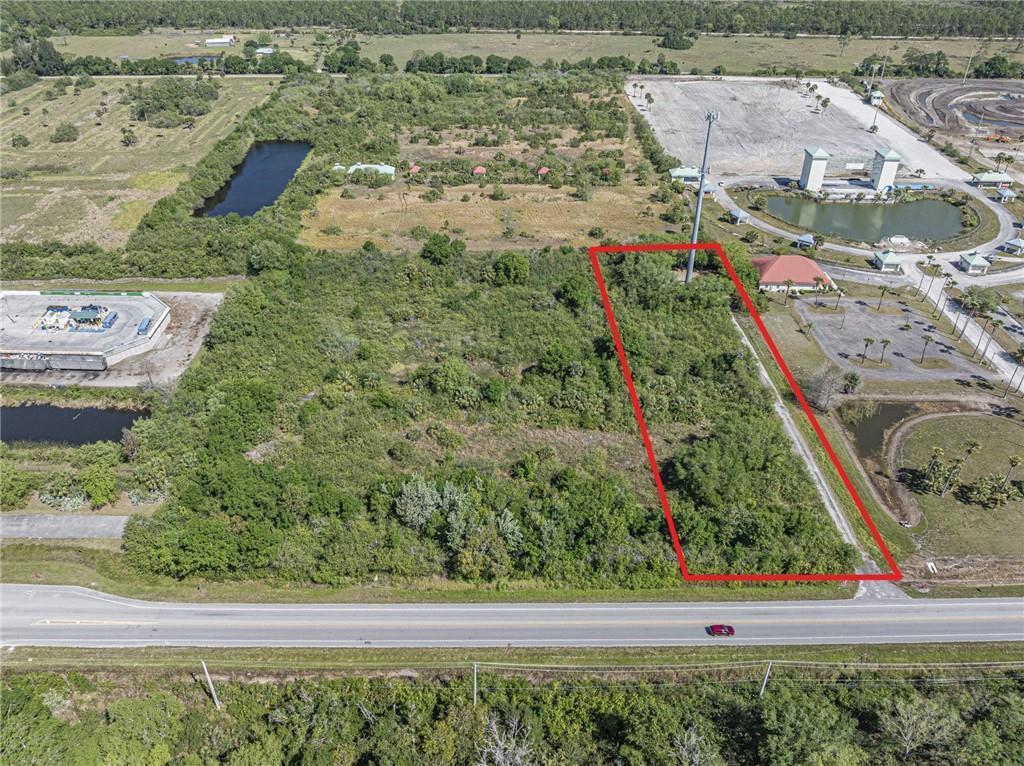 Foto de propiedad en 12498 County Road 512, Fellsmere, FL 32948 Fellsmere con MLS# 