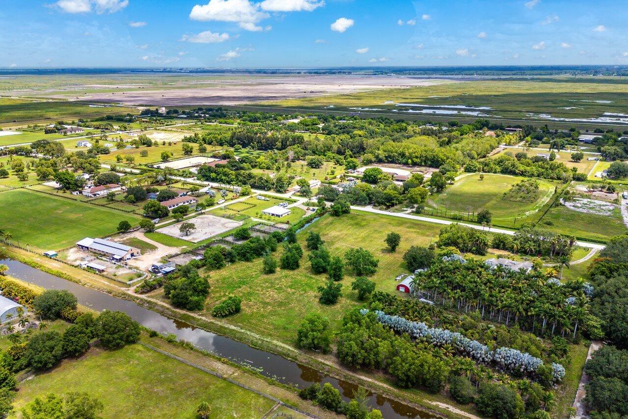 Foto de propiedad en 16526 Hollow Tree Lane, Wellington, FL 33470 Wellington con MLS# 