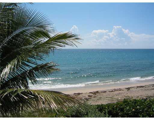Foto de propiedad en 3851 N Ocean Boulevard 307-308, Gulf Stream, FL 33483 Gulf Stream con MLS# 