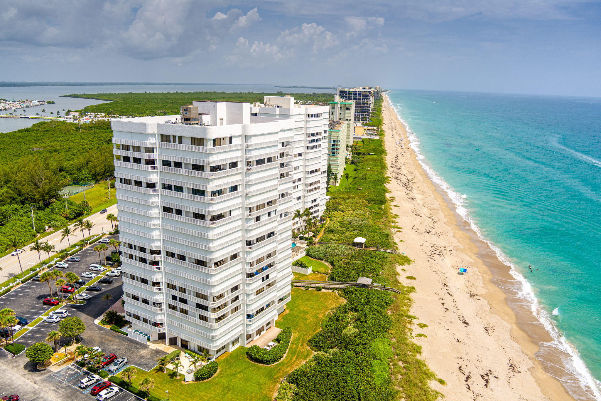 Foto de propiedad en 9960 S Ocean Drive 705, Jensen Beach, FL 34957 Jensen Beach con MLS# 