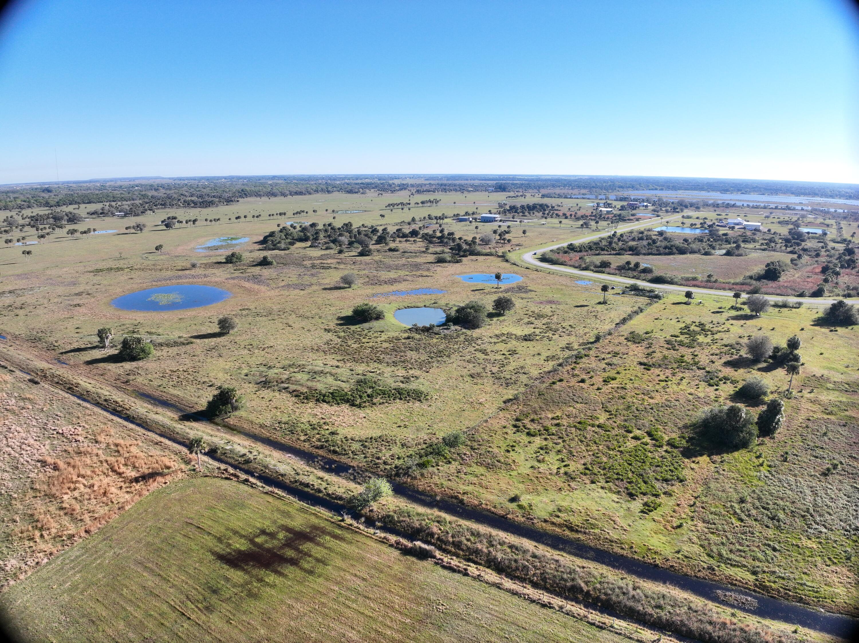 Foto de propiedad en 6584 SE 26th Trail, Okeechobee, FL 34974 Okeechobee con MLS# 