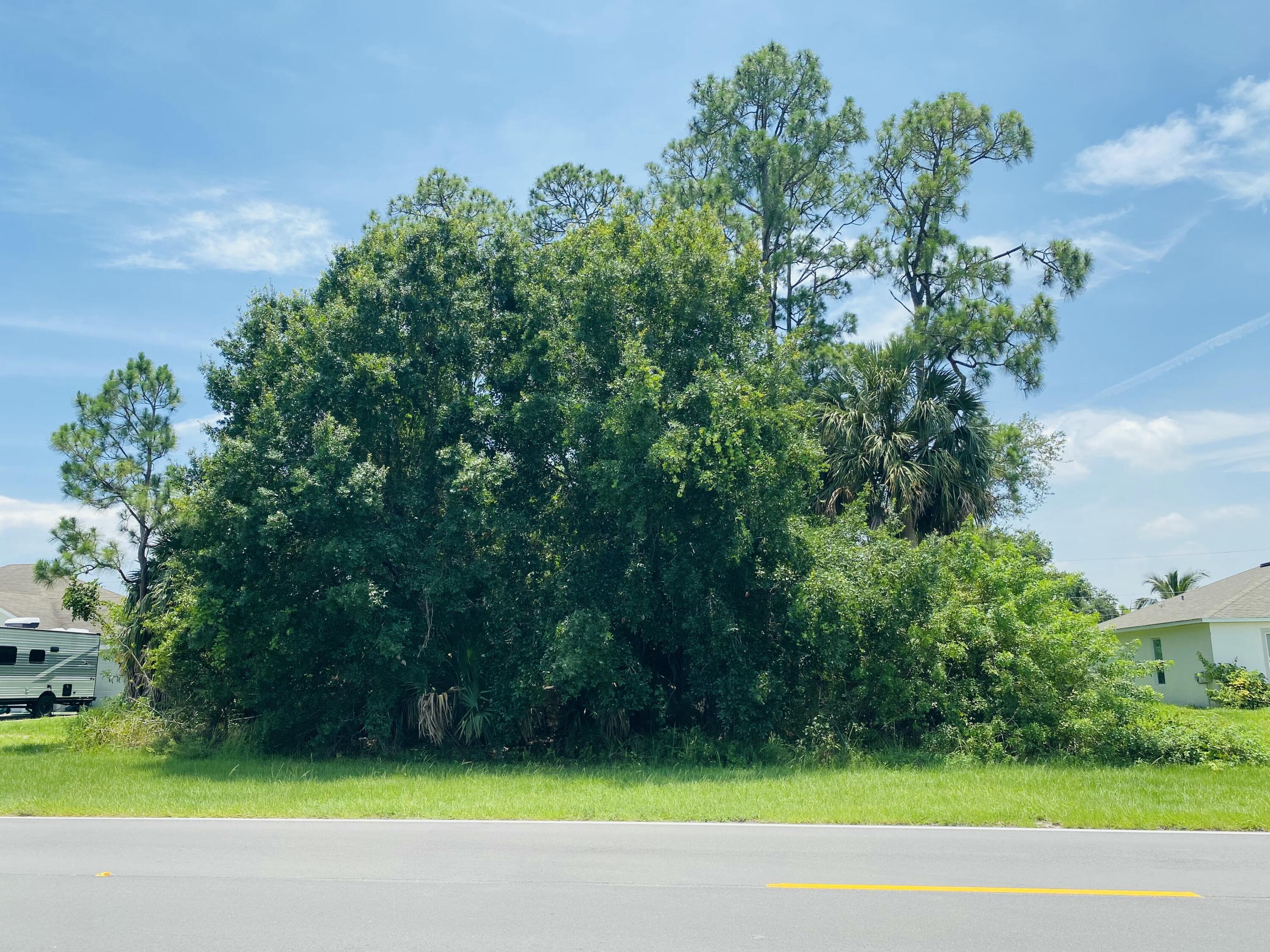 Foto de propiedad en 1438 SW Del Rio Boulevard, Port St. Lucie, FL 34953 Port St. Lucie con MLS# 