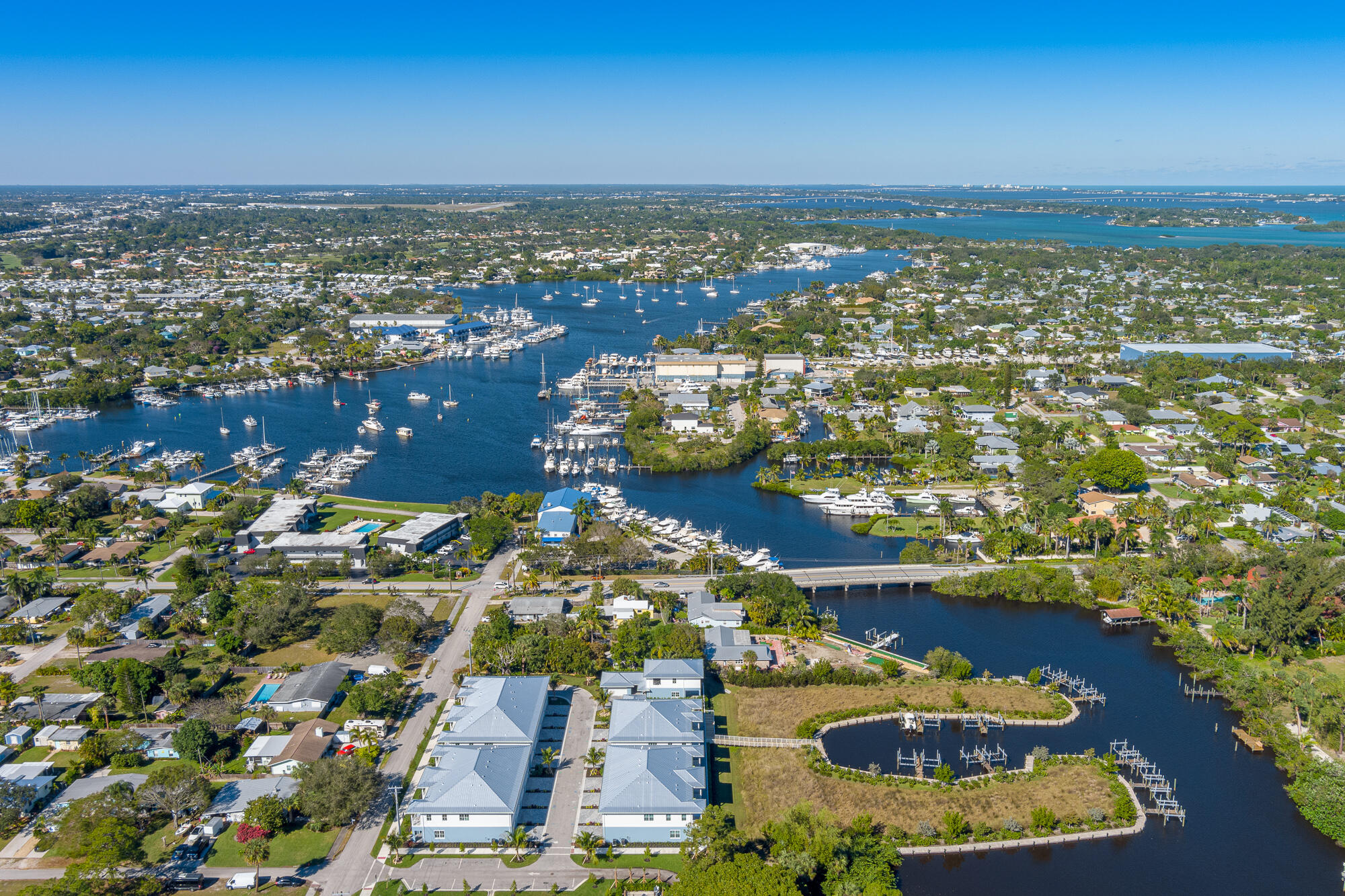 Foto de propiedad en 4695 SE Manatee Way, Stuart, FL 34997 Stuart con MLS# 