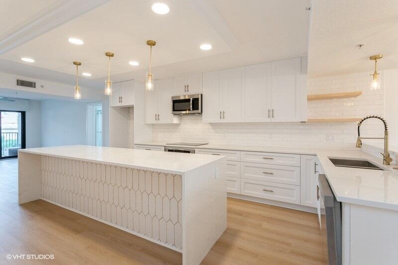 Foto de propiedad en 601 SEAFARER Circle 101, Jupiter, FL 33477 Jupiter con MLS# 