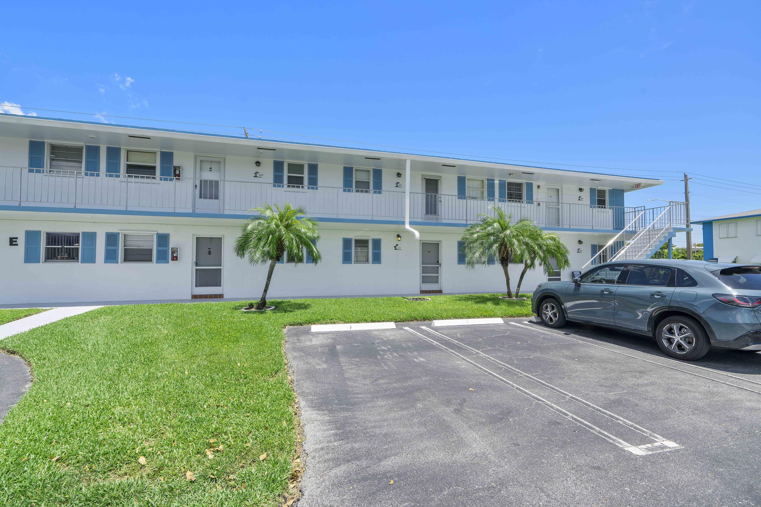 Foto de propiedad en 1115 Lake Terrace 111, Boynton Beach, FL 33426 Boynton Beach con MLS# 