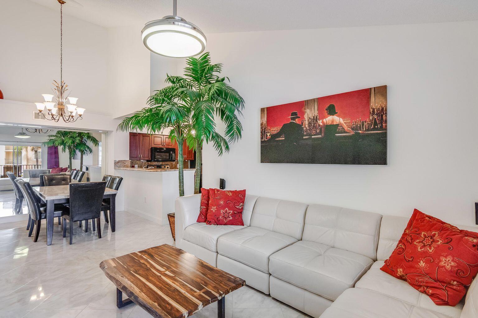 Foto de propiedad en 1715 Village Boulevard 201, West Palm Beach, FL 33409 West Palm Beach con MLS# 