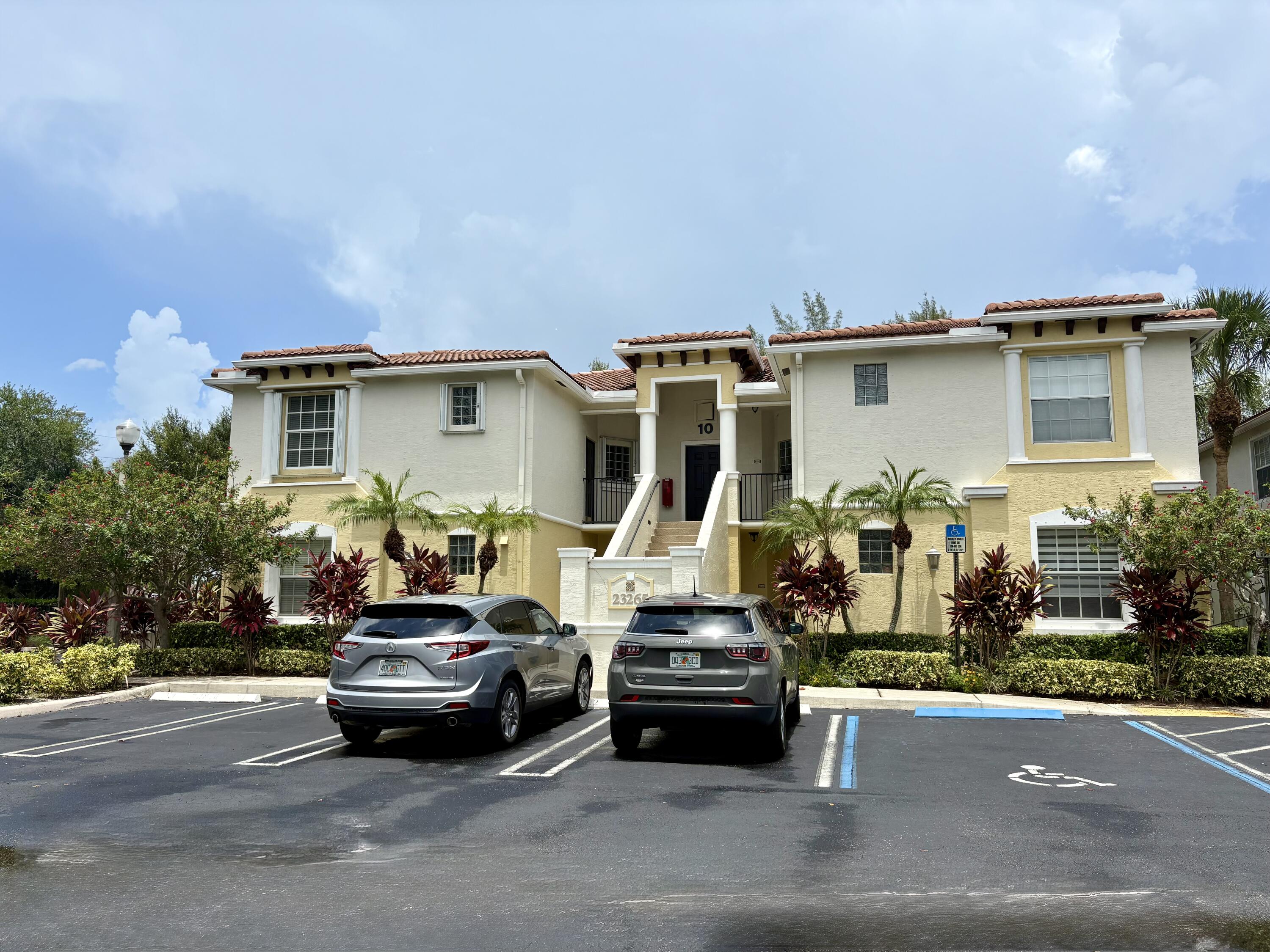Foto de propiedad en 23265 Carolwood Lane 201, Boca Raton, FL 33428 Boca Raton con MLS# 