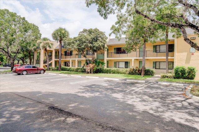 Foto de propiedad en 1104 Meadows Circle, Boynton Beach, FL 33436 Boynton Beach con MLS# 