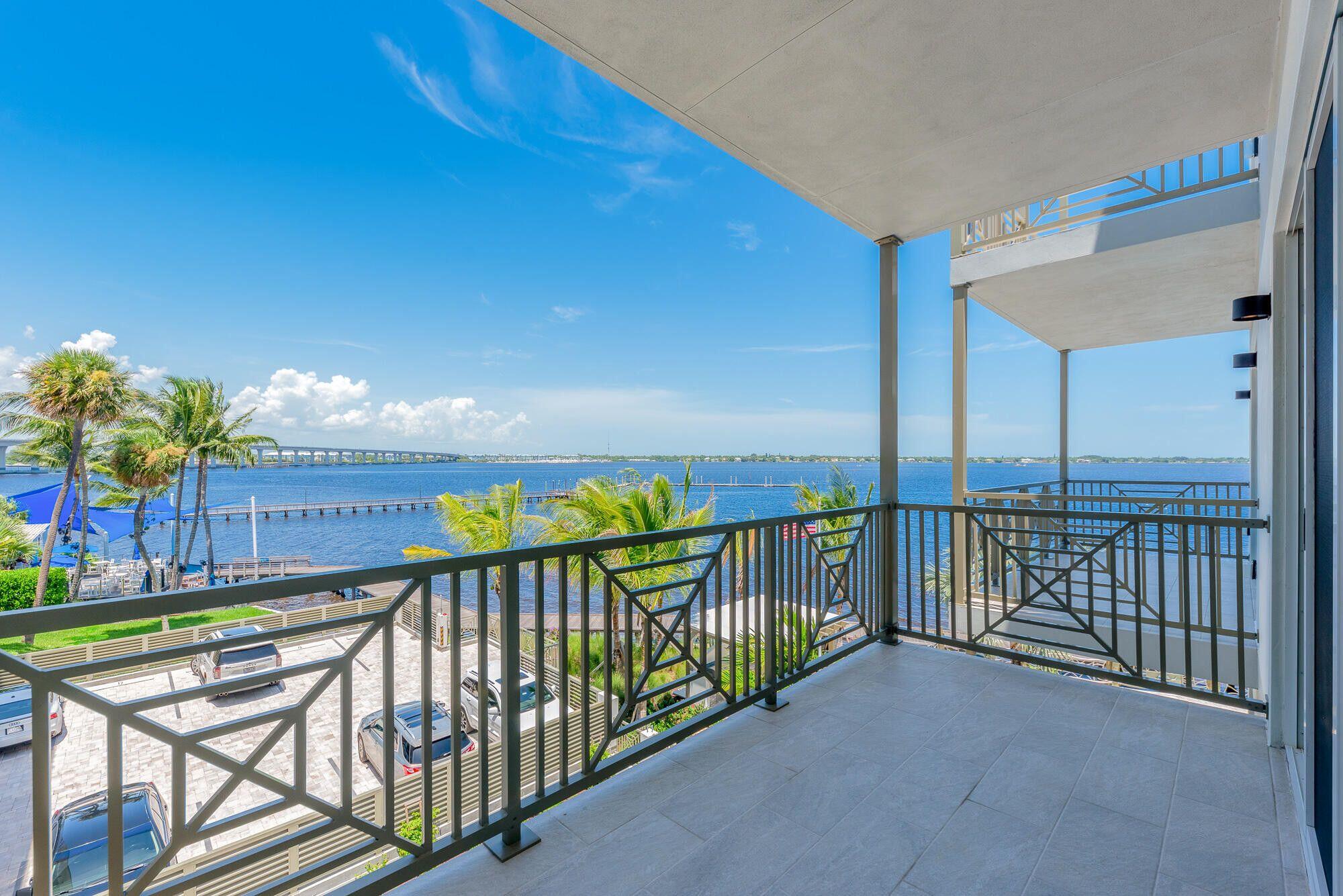 Foto de propiedad en 41 SW Seminole Street 305, Stuart, FL 34994 Stuart con MLS# 
