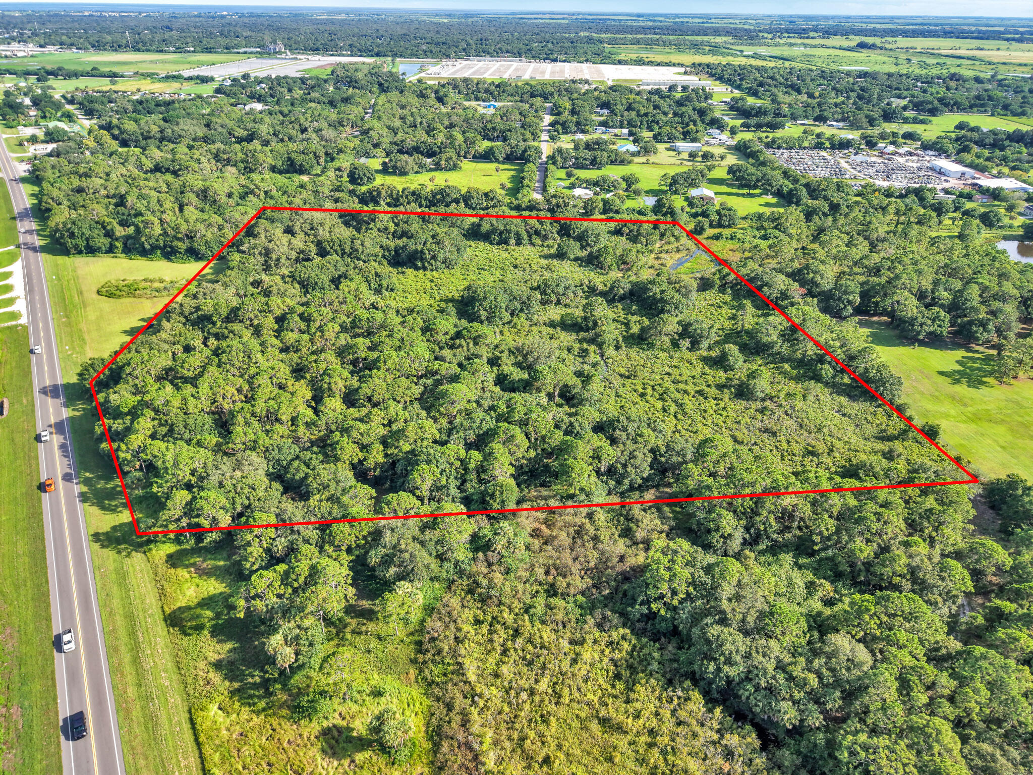 Foto de propiedad en 100 NW 38th Avenue, Okeechobee, FL 34972 Okeechobee con MLS# 