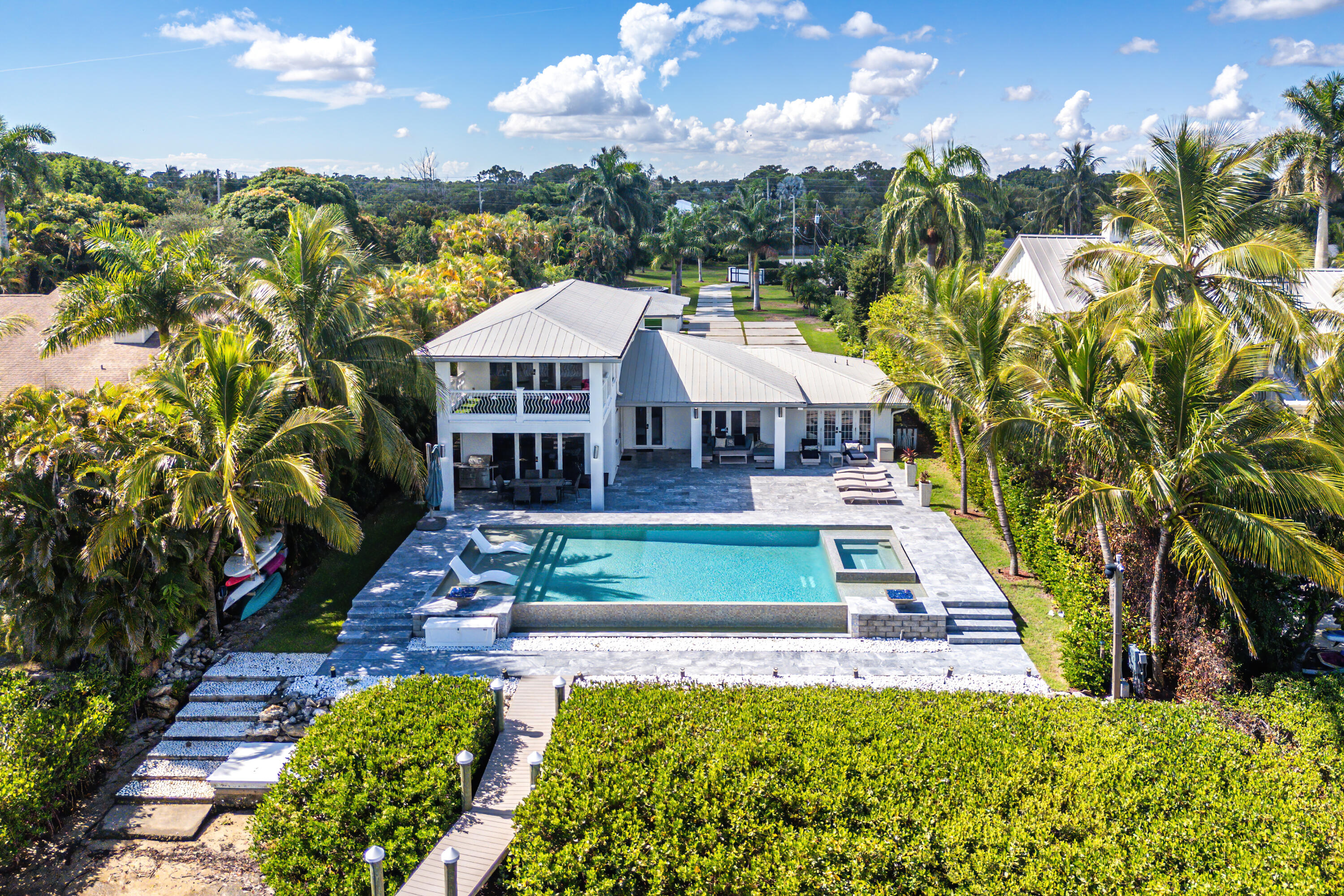 Foto de propiedad en 5447 Center Street, Jupiter, FL 33458 Jupiter con MLS# 