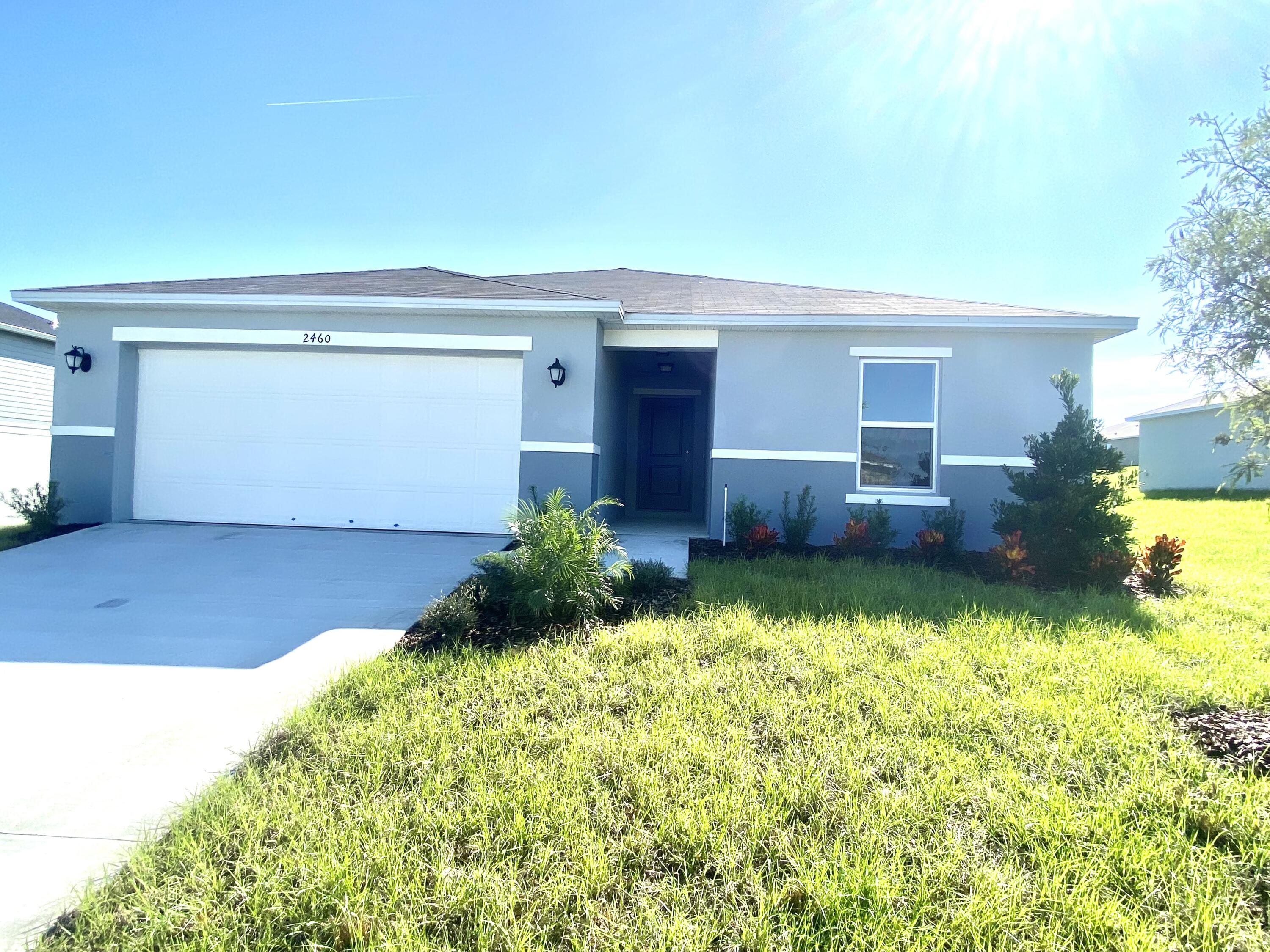 Foto de propiedad en 2460 Begonia Street, Mascotte, FL 34753 Mascotte con MLS# 