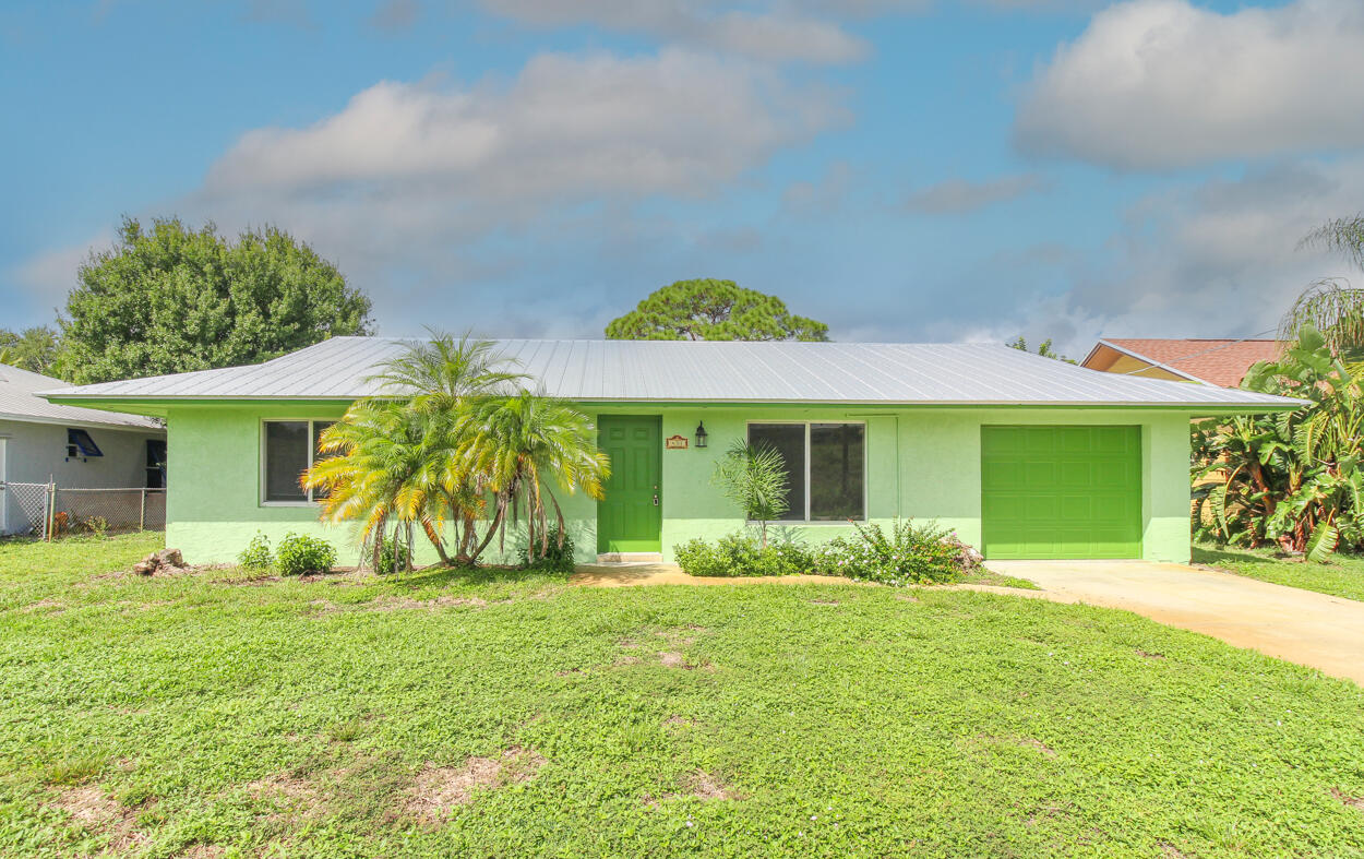 Foto de propiedad en 431 NE Julia Court, Jensen Beach, FL 34957 Jensen Beach con MLS# 