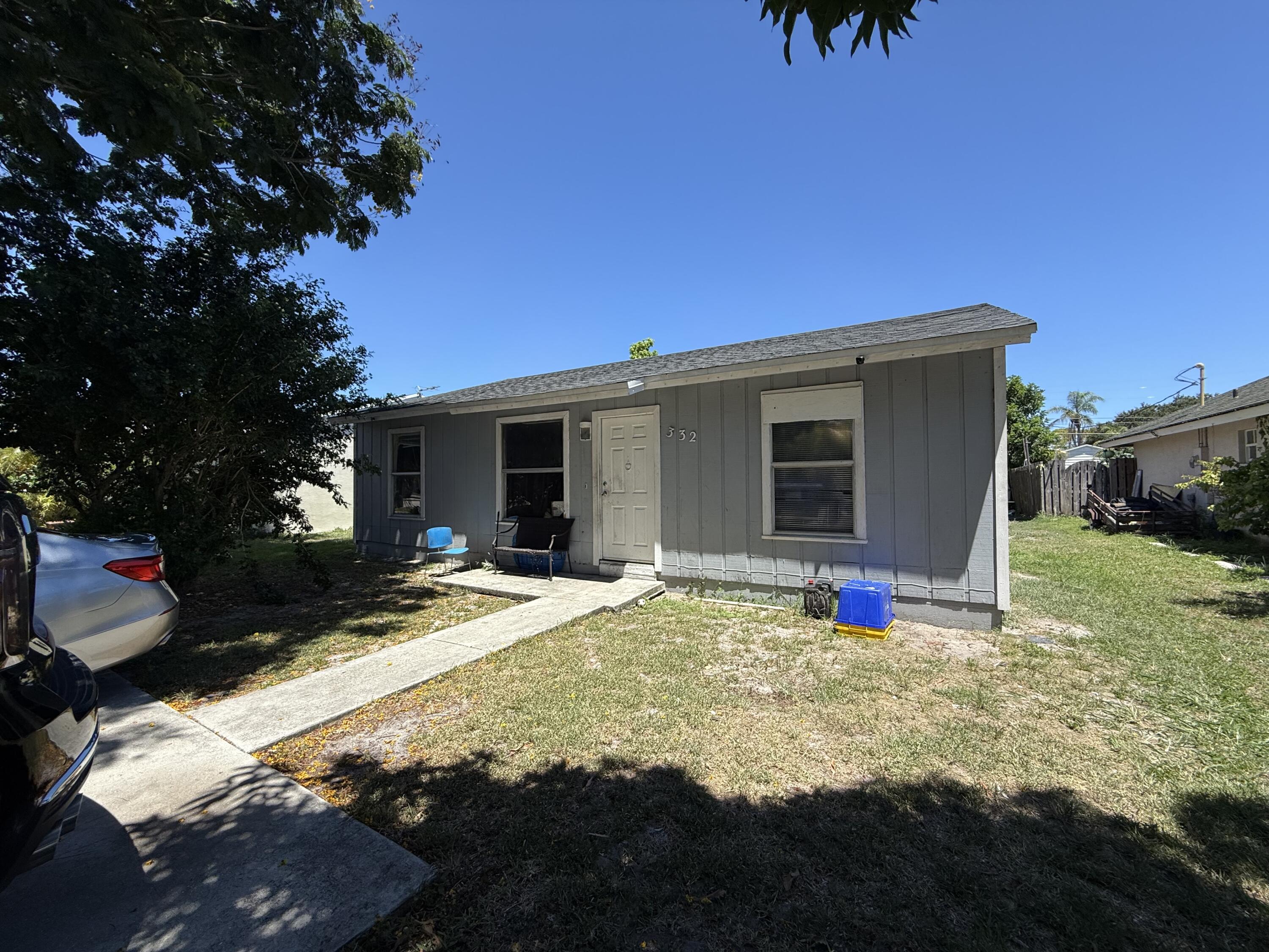 Foto de propiedad en 332 Fleming Avenue, Greenacres, FL 33463 Greenacres con MLS# 