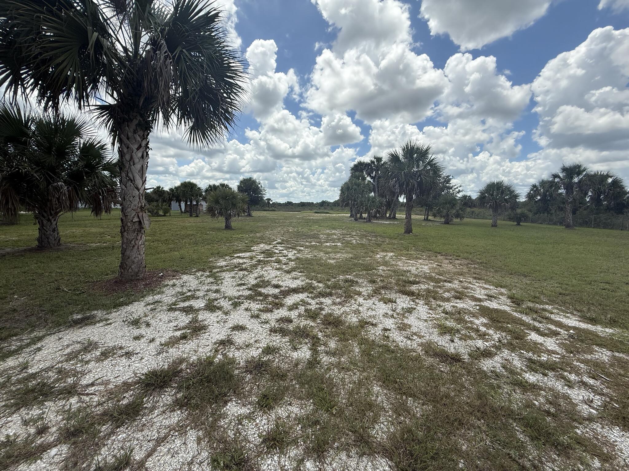 Foto de propiedad en 19374 NW 302nd Street, Okeechobee, FL 34972 Okeechobee con MLS# 