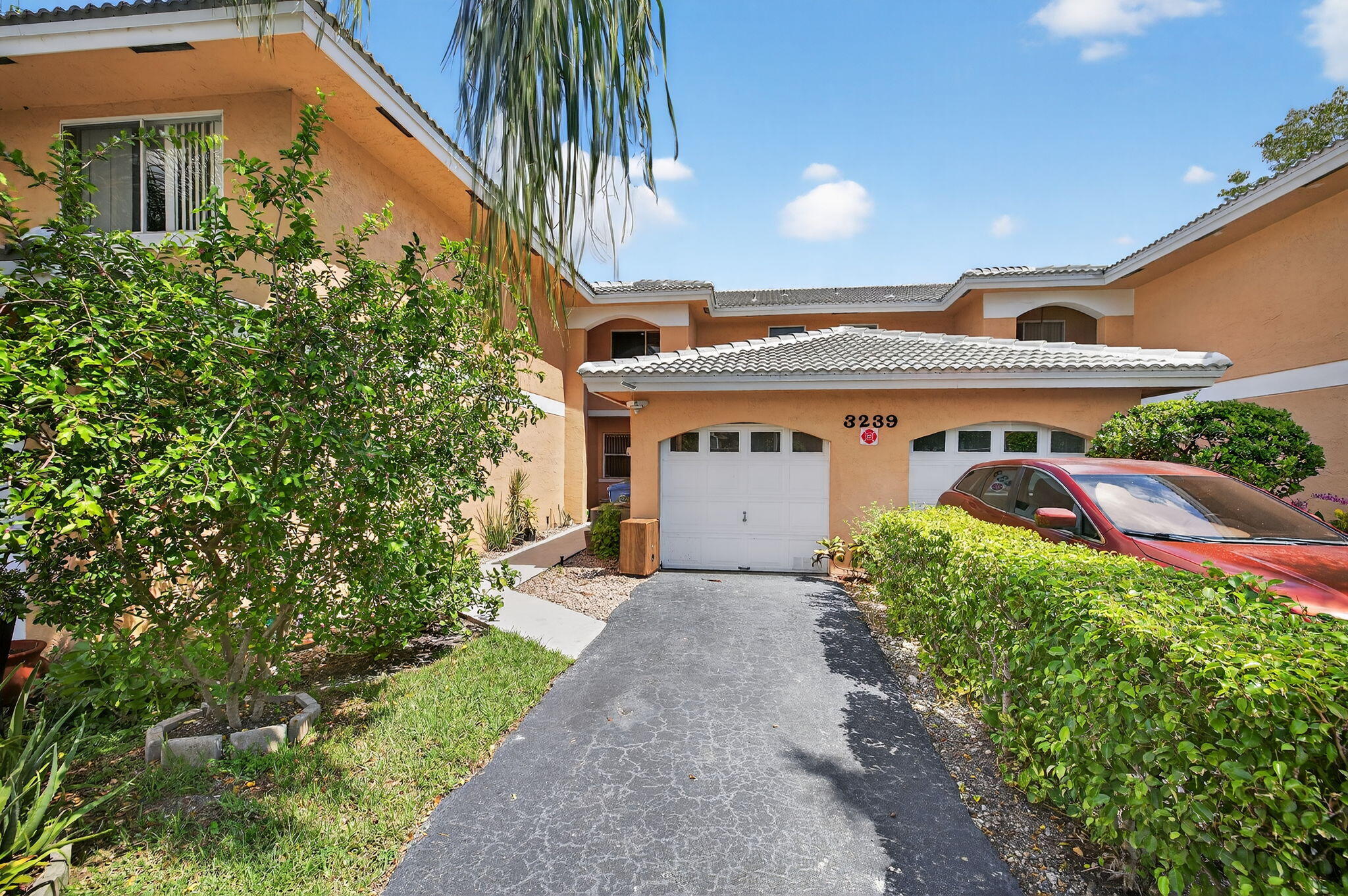 Alquilada 3239 NW 44th Street 3, Oakland Park, FL 33309, Oakland Park, FL 33309