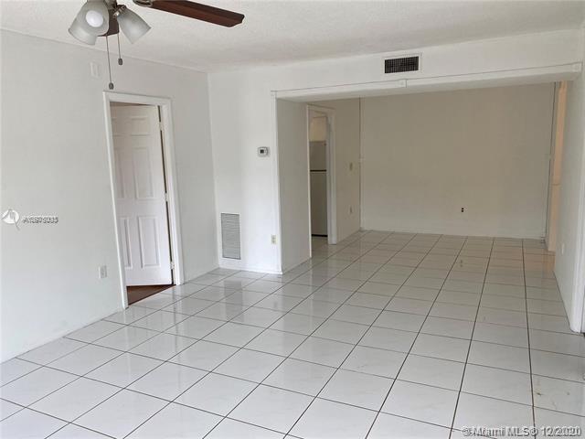 Foto de propiedad en 4166 Inverrary Drive 303, Lauderhill, FL 33319 Lauderhill con MLS# 