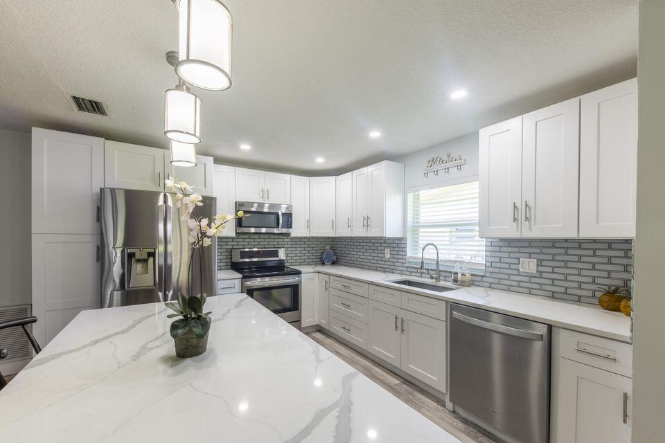 New Kitchen with Islandd.