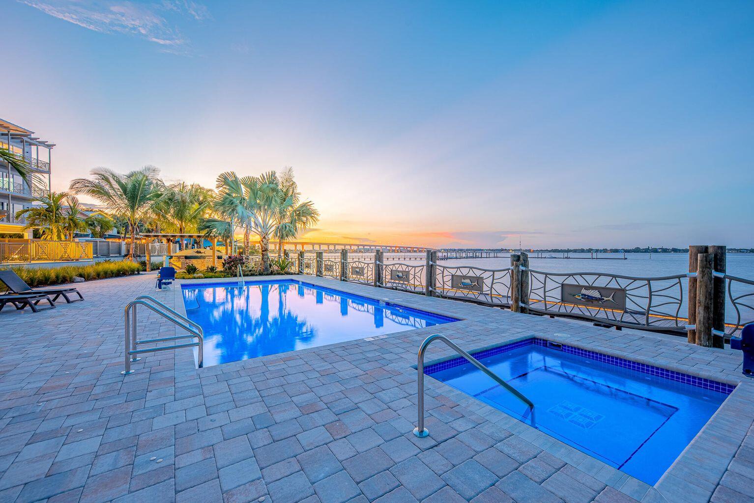 Foto de propiedad en 41 SW Seminole Street 410, Stuart, FL 34994 Stuart con MLS# 