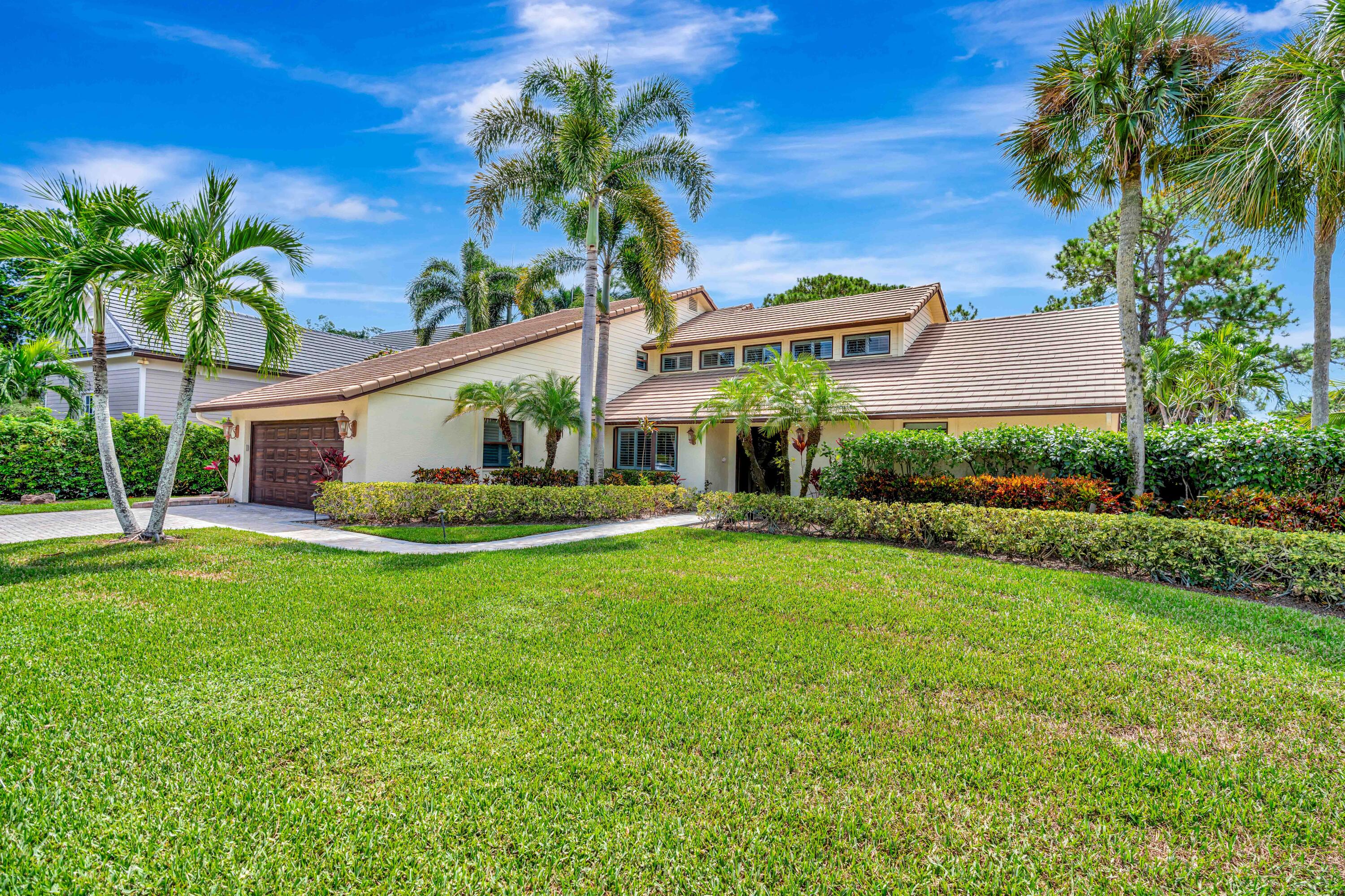 En Venta 11 Berwick Road NE, Palm Beach Gardens, FL 33418, Palm Beach Gardens, FL 33418