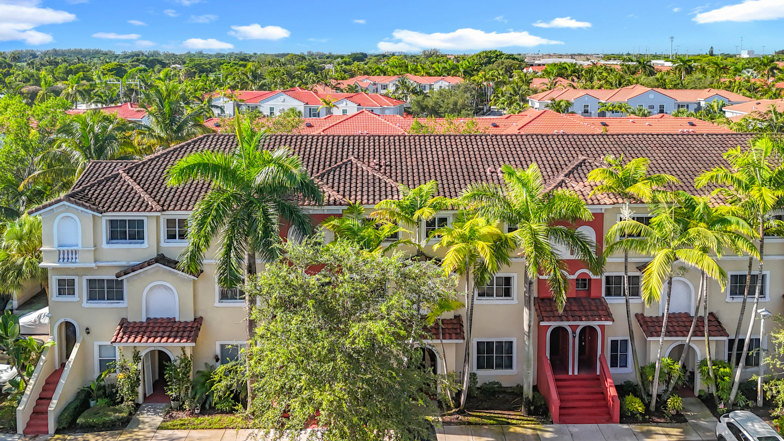 Foto de propiedad en 312 Bayfront Drive, Boynton Beach, FL 33435 Boynton Beach con MLS# 
