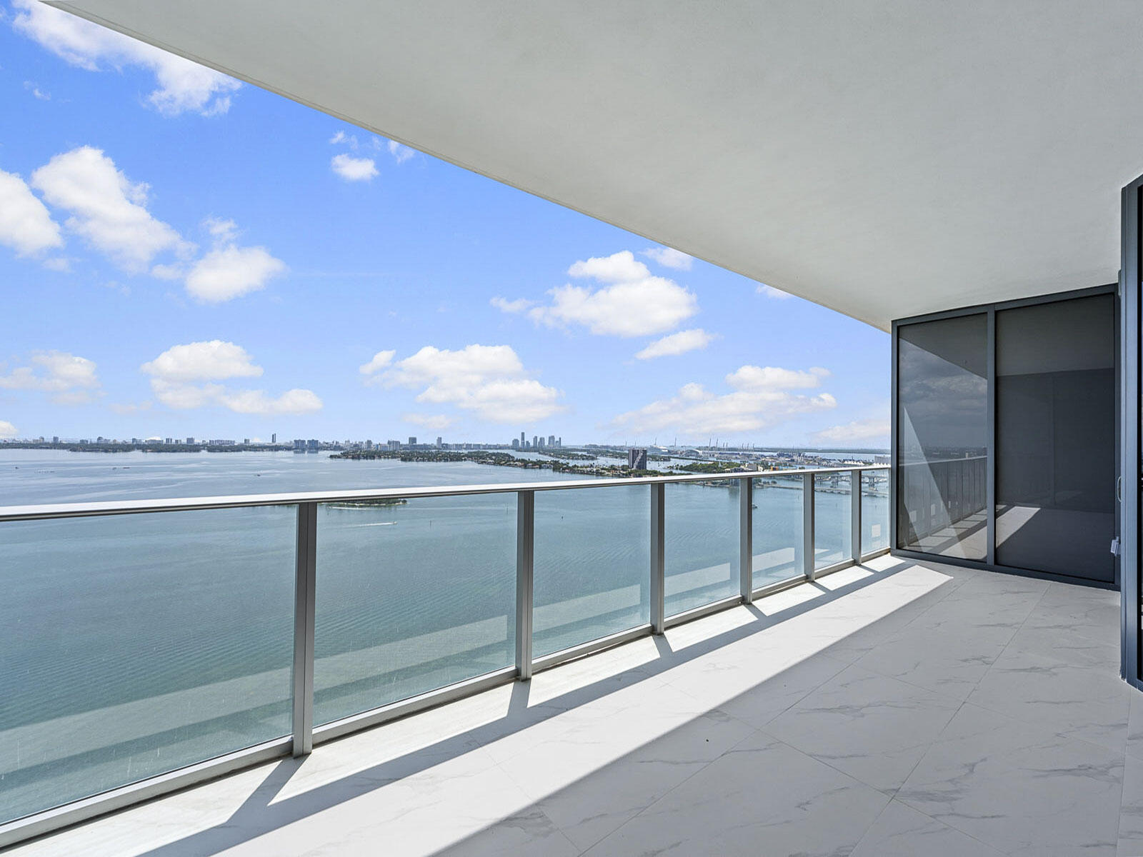Foto de propiedad en 700 NE 24th Street 3002, Miami, FL 33137 Miami con MLS# 