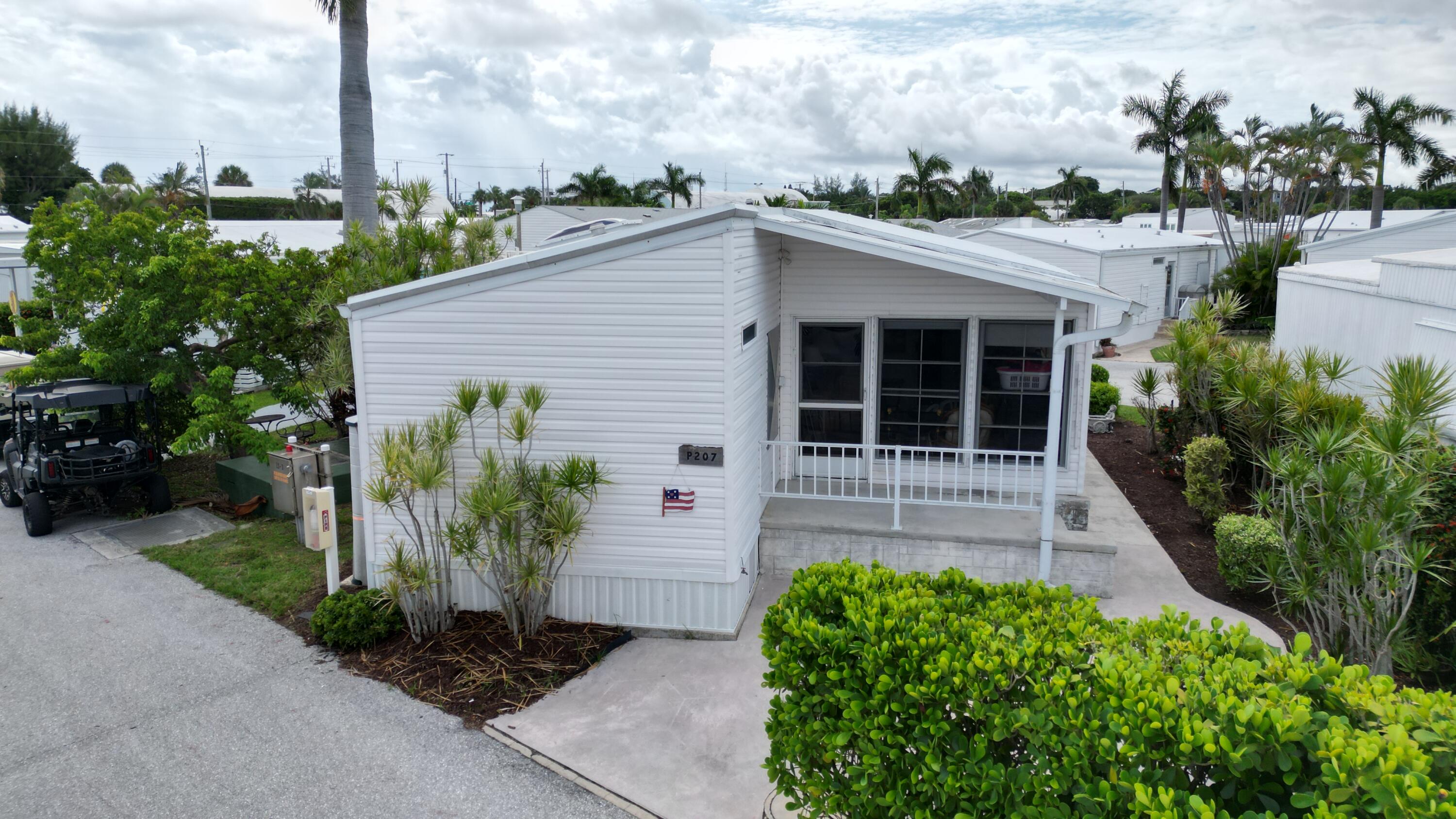 Foto de propiedad en 207 N Heron Drive P, Briny Breezes, FL 33435 Briny Breezes con MLS# 