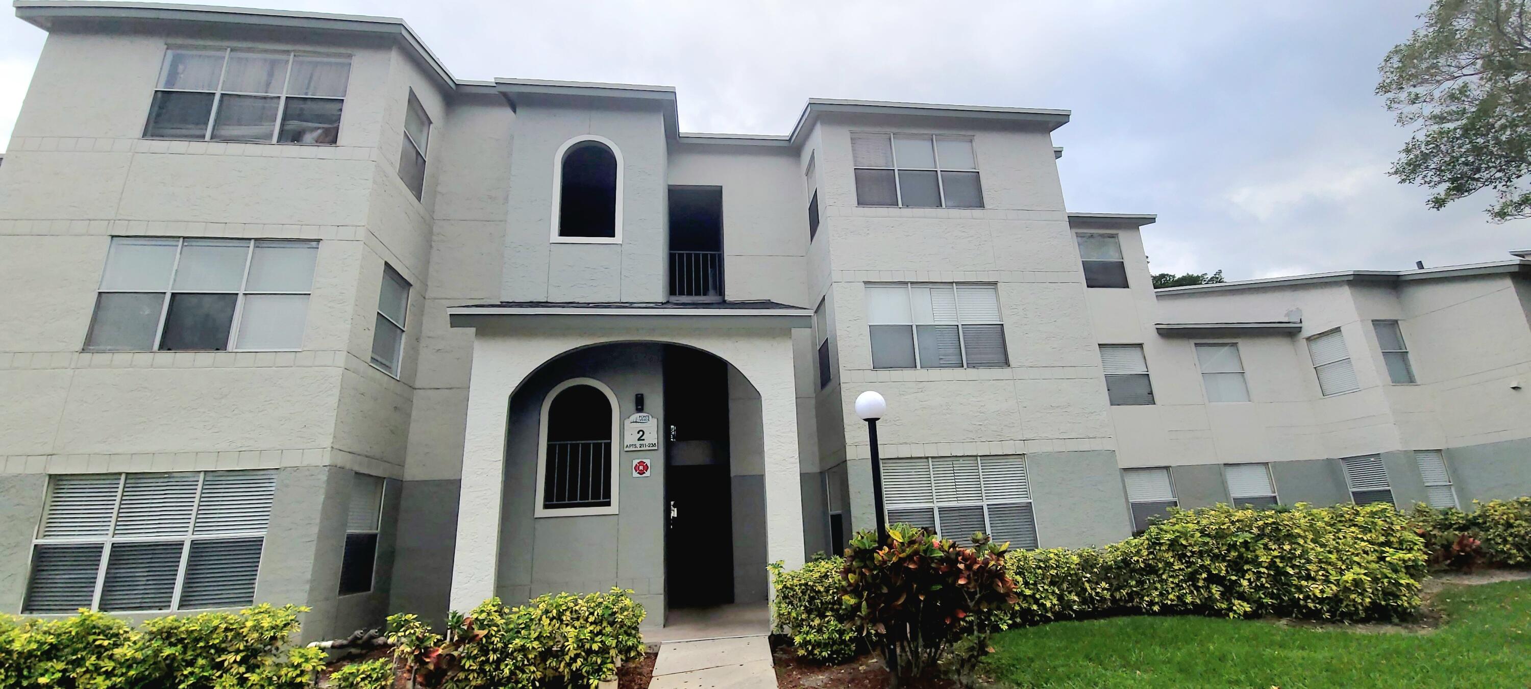 Foto de propiedad en 1401 Village Blvd 223, West Palm Beach, FL 33409 West Palm Beach con MLS# 