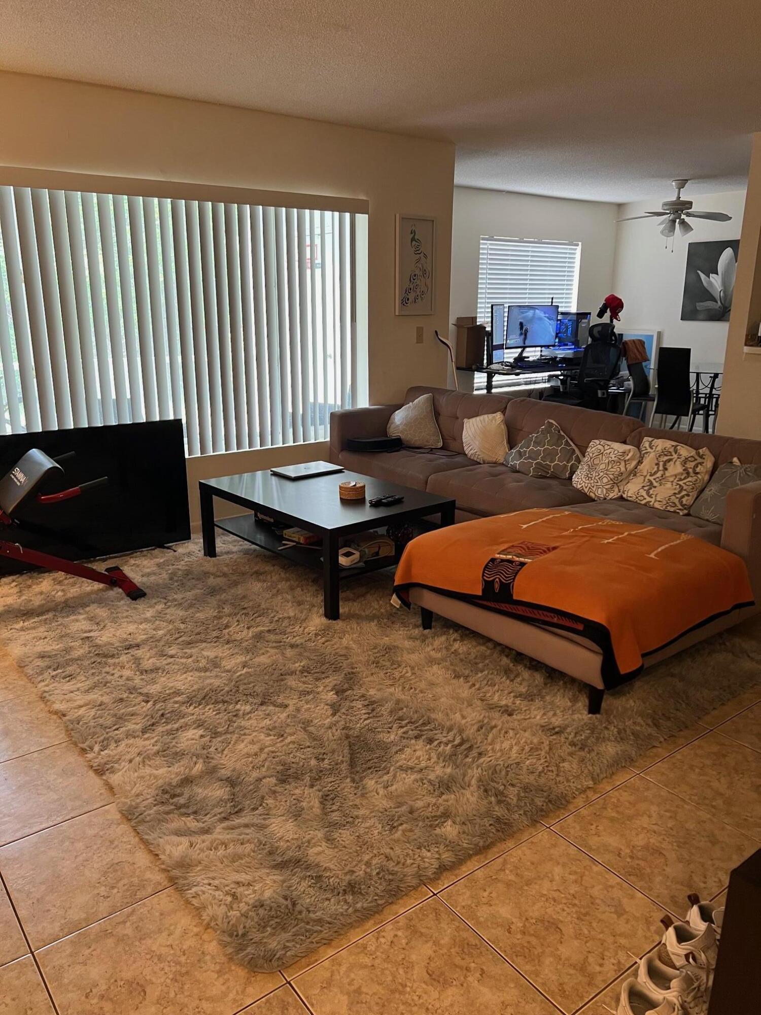 Alquilada 815 W Boynton Beach Boulevard 9-105, Boynton Beach, FL 33426, Boynton Beach, FL 33426