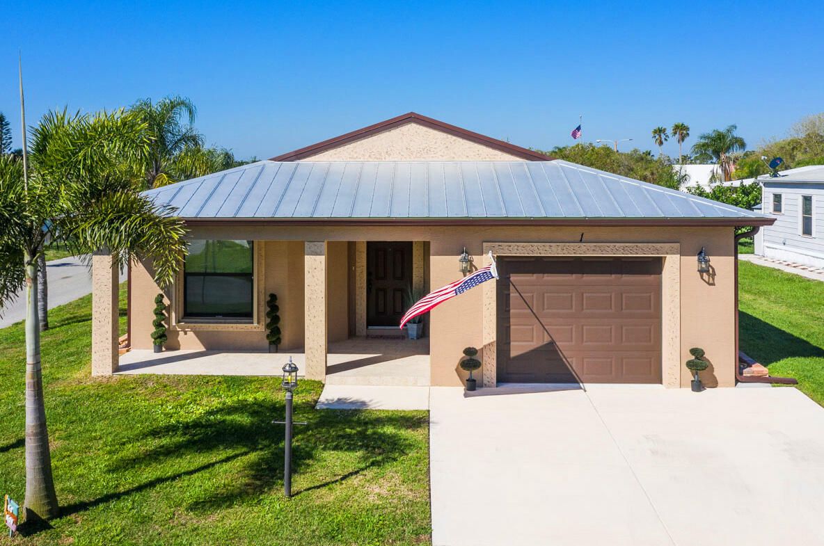 Foto de propiedad en 73 Las Casitas Court, Fort Pierce, FL 34951 Fort Pierce con MLS# 