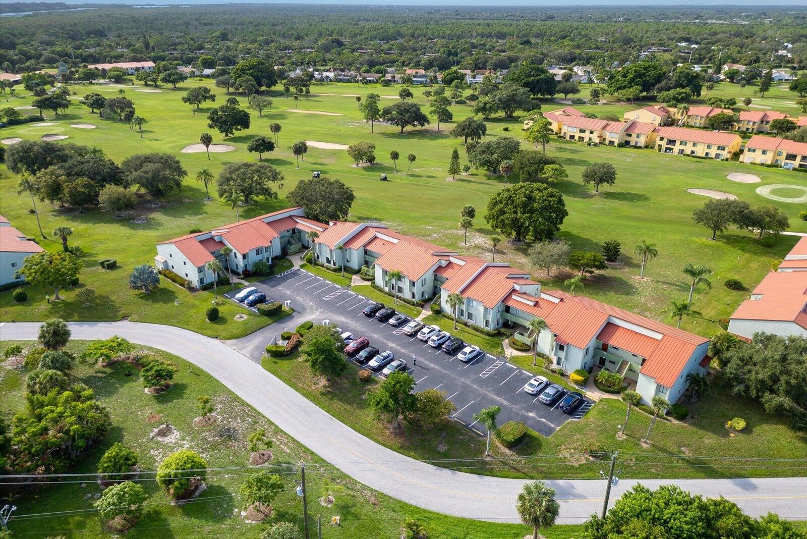 Foto de propiedad en 5413 SE Miles Grant Road G-104, Stuart, FL 34997 Stuart con MLS# 