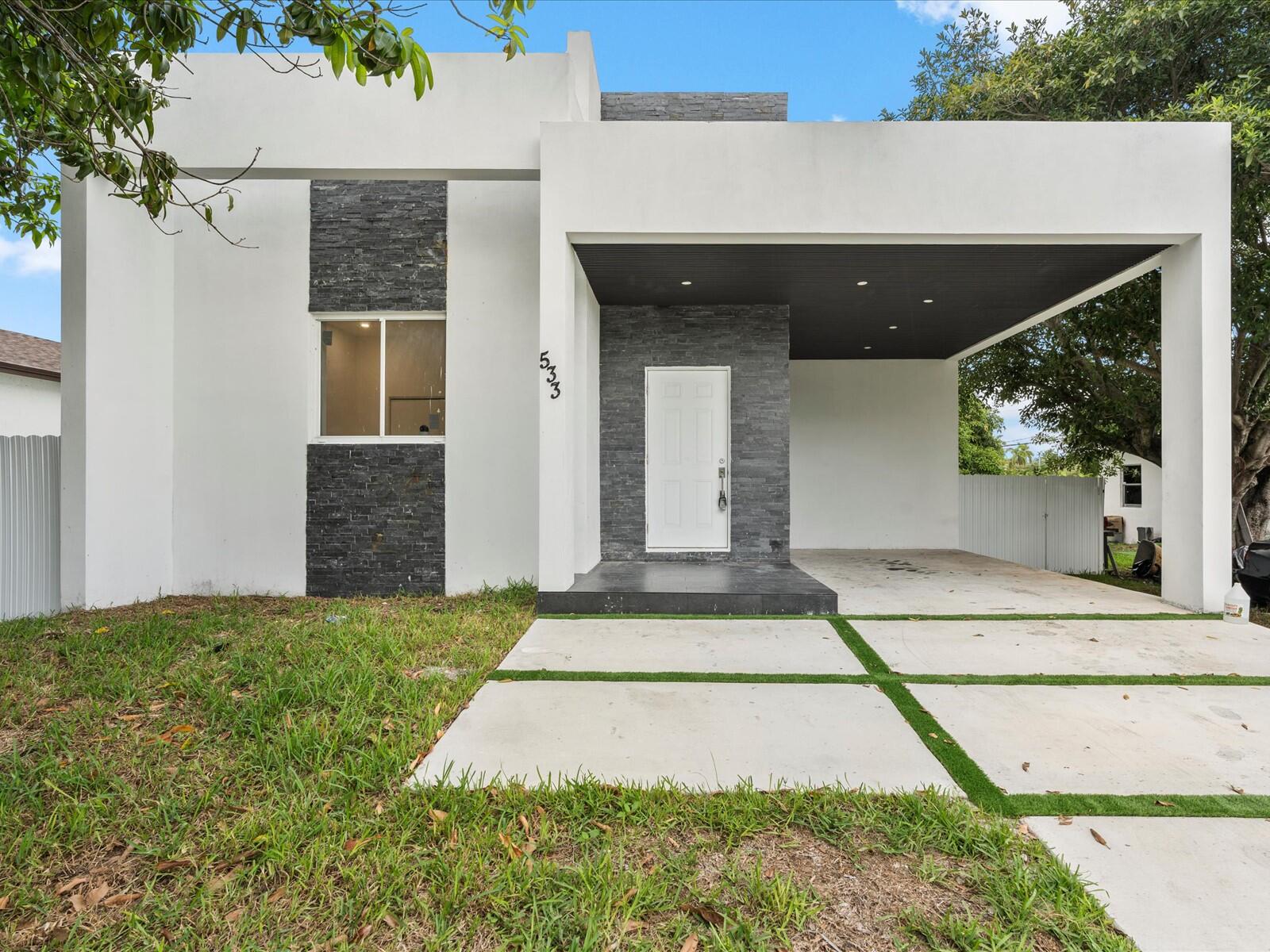 Foto de propiedad en 533 NW 16th Avenue, Fort Lauderdale, FL 33311 Fort Lauderdale con MLS# 
