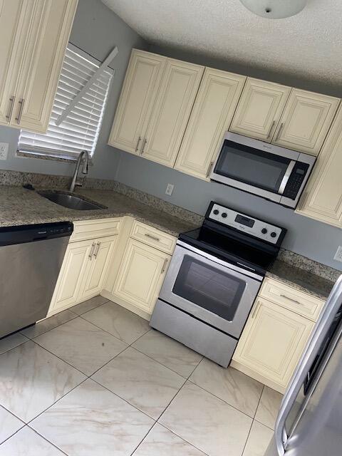 En Venta 578 SW Sara Boulevard, Port St. Lucie, FL 34953, Port St. Lucie, FL 34953