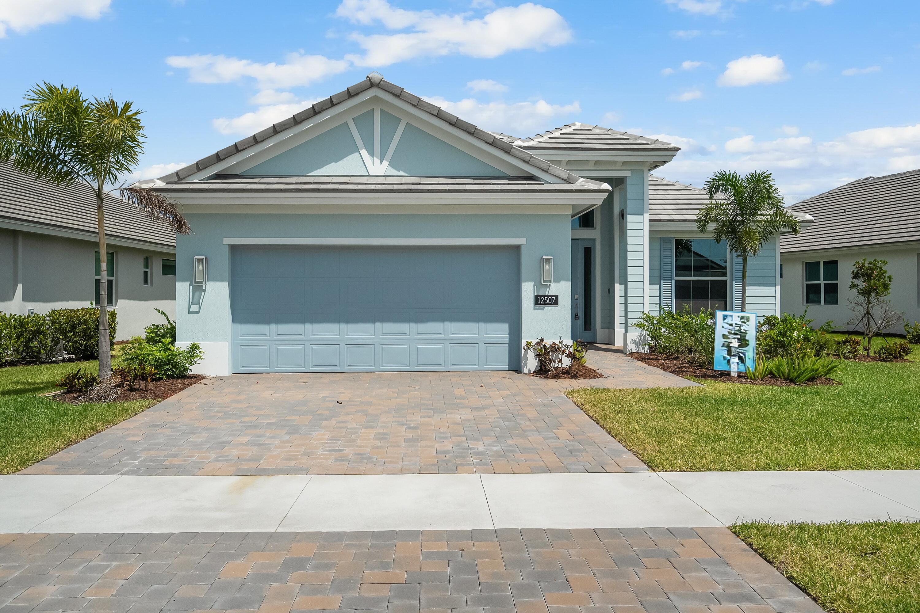 Foto de propiedad en 12507 SW Sunrise Lake Terrace, Port St. Lucie, FL 34987 Port St. Lucie con MLS# 