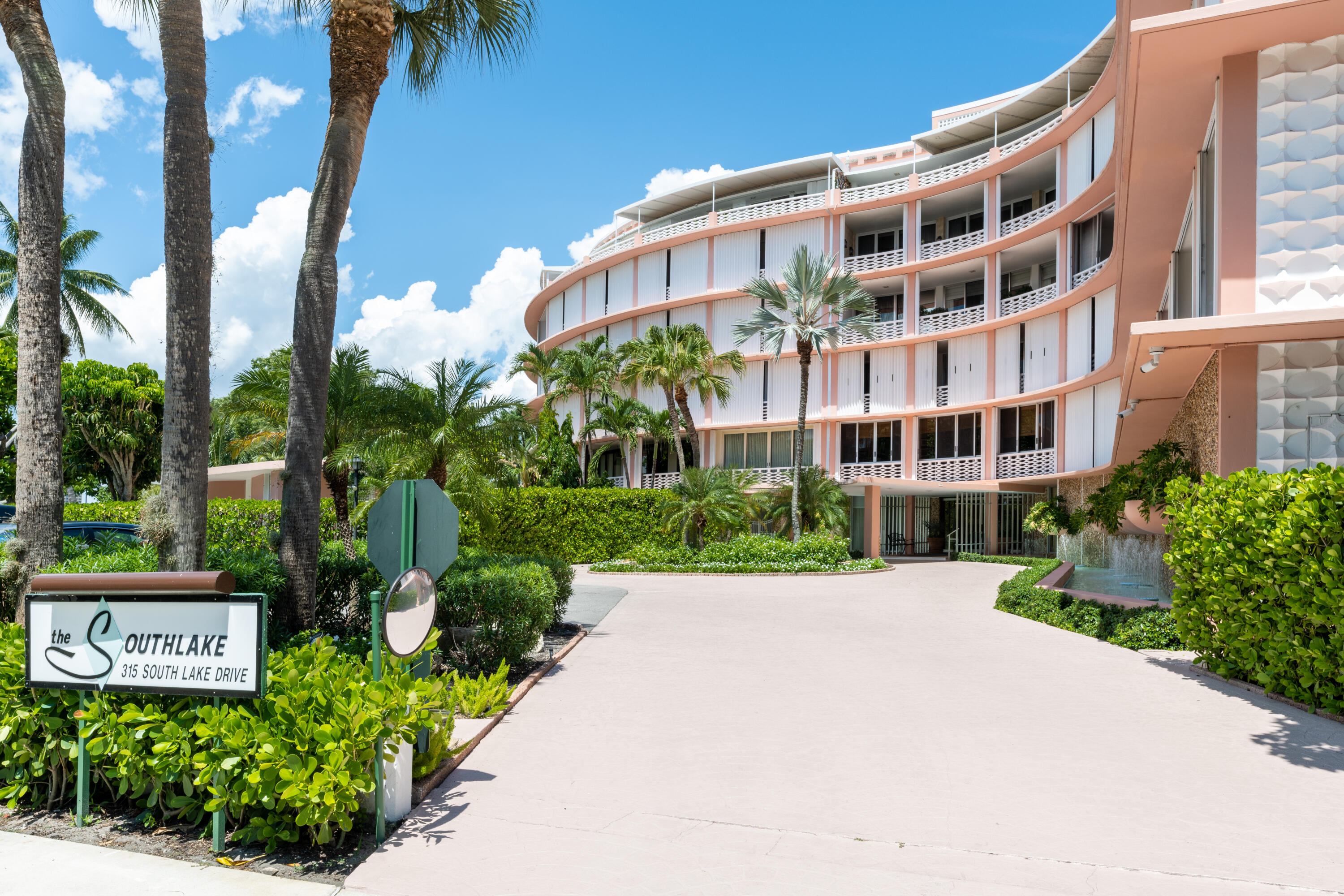 Foto de propiedad en 315 S Lake Drive Ph C, Palm Beach, FL 33480 Palm Beach con MLS# 