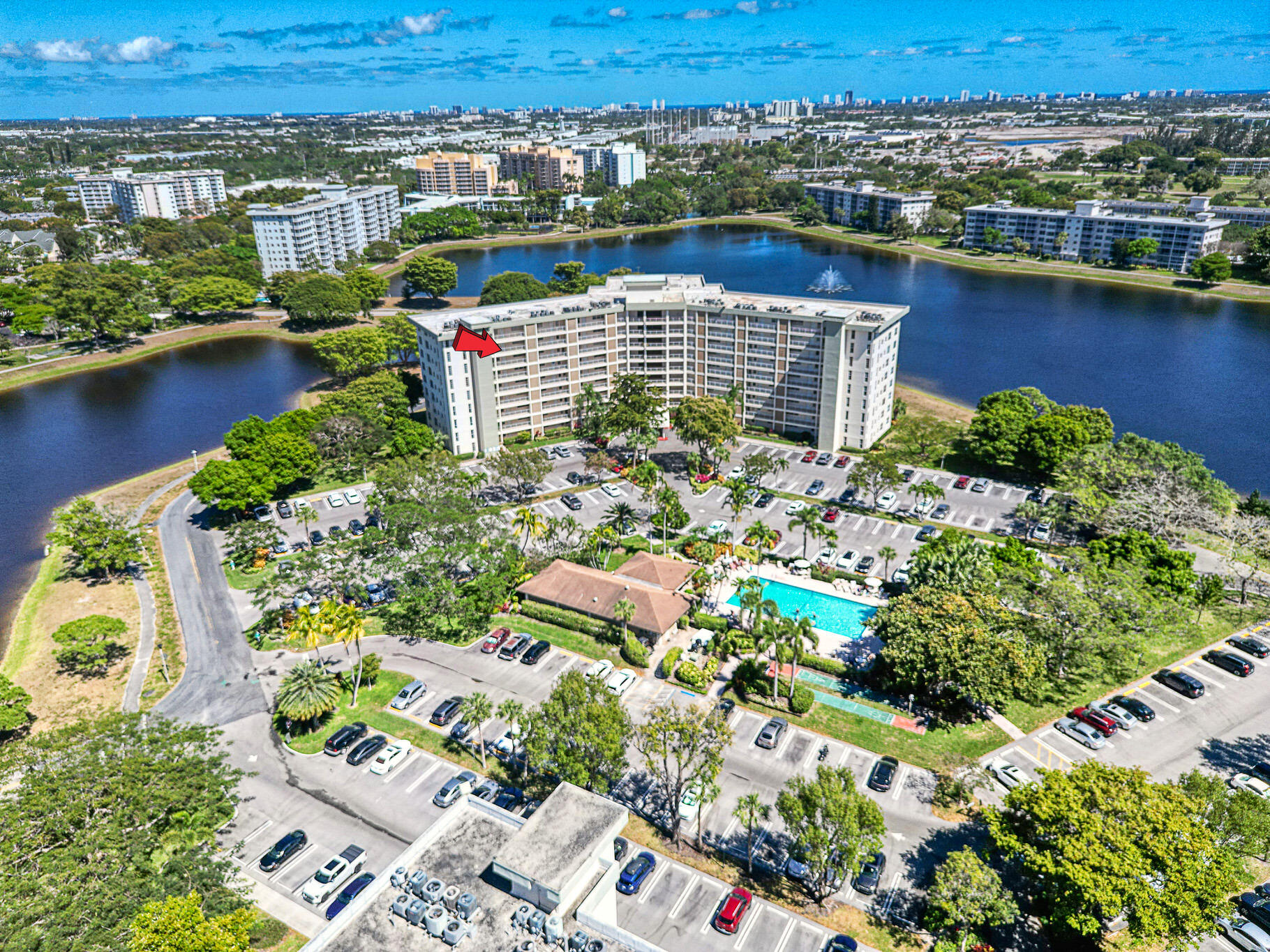 Foto de propiedad en 2940 N Course Drive 811, Pompano Beach, FL 33069 Pompano Beach con MLS# 