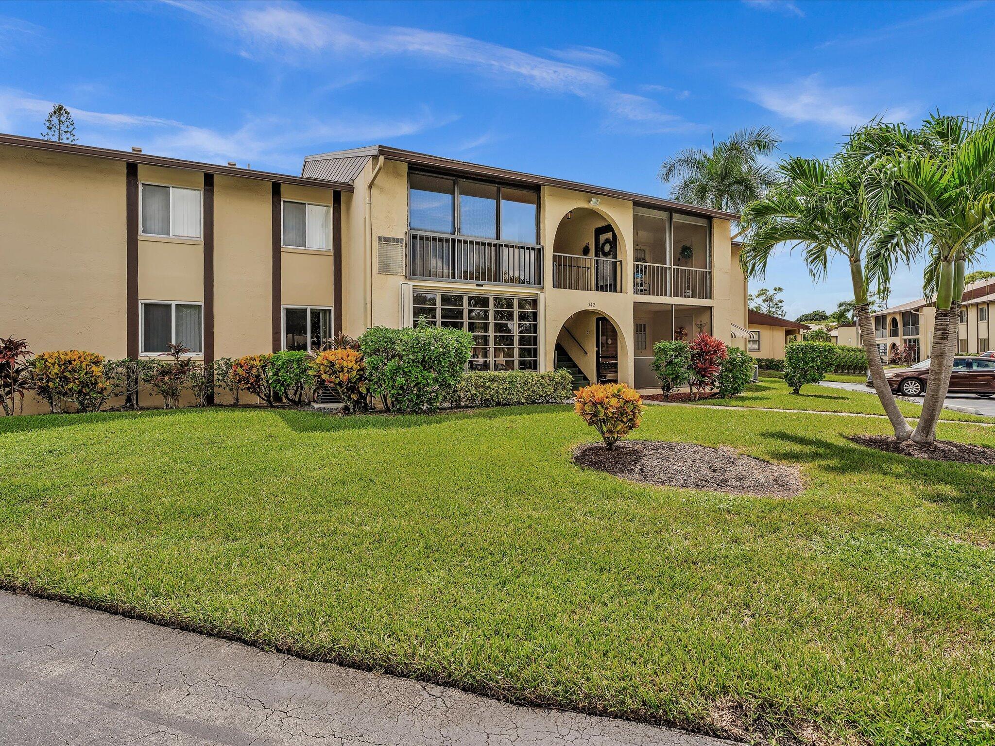 Foto de propiedad en 342 Pine Ridge Circle D-2, Greenacres, FL 33463 Greenacres con MLS# 