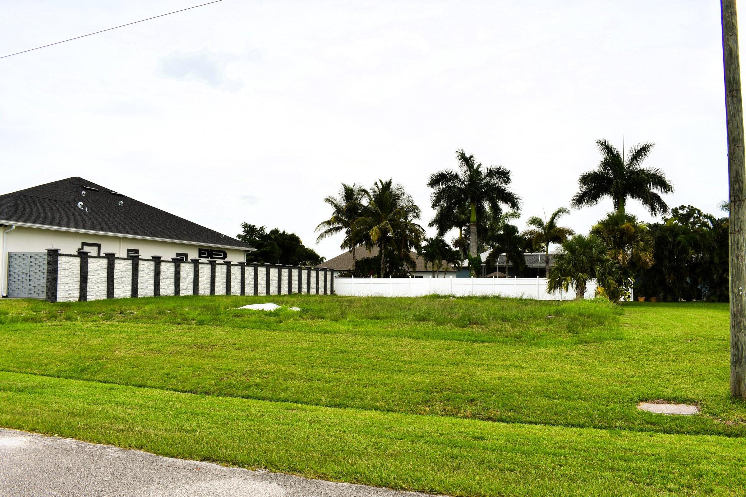 Foto de propiedad en 2565 SW Salzedo Avenue, Port St. Lucie, FL 34987 Port St. Lucie con MLS# 