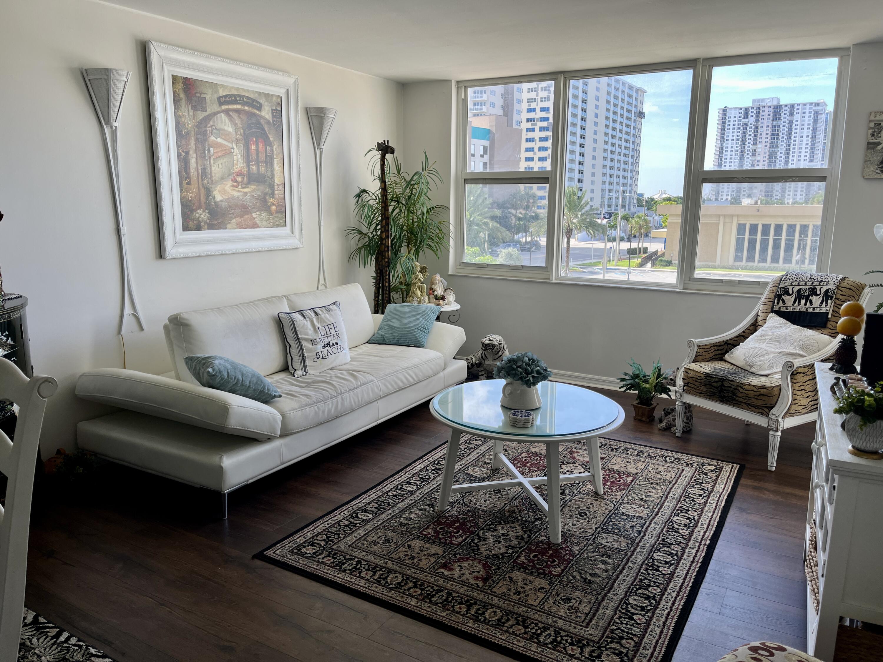 Foto de propiedad en 201 N Ocean Boulevard 302, Pompano Beach, FL 33062 Pompano Beach con MLS# 