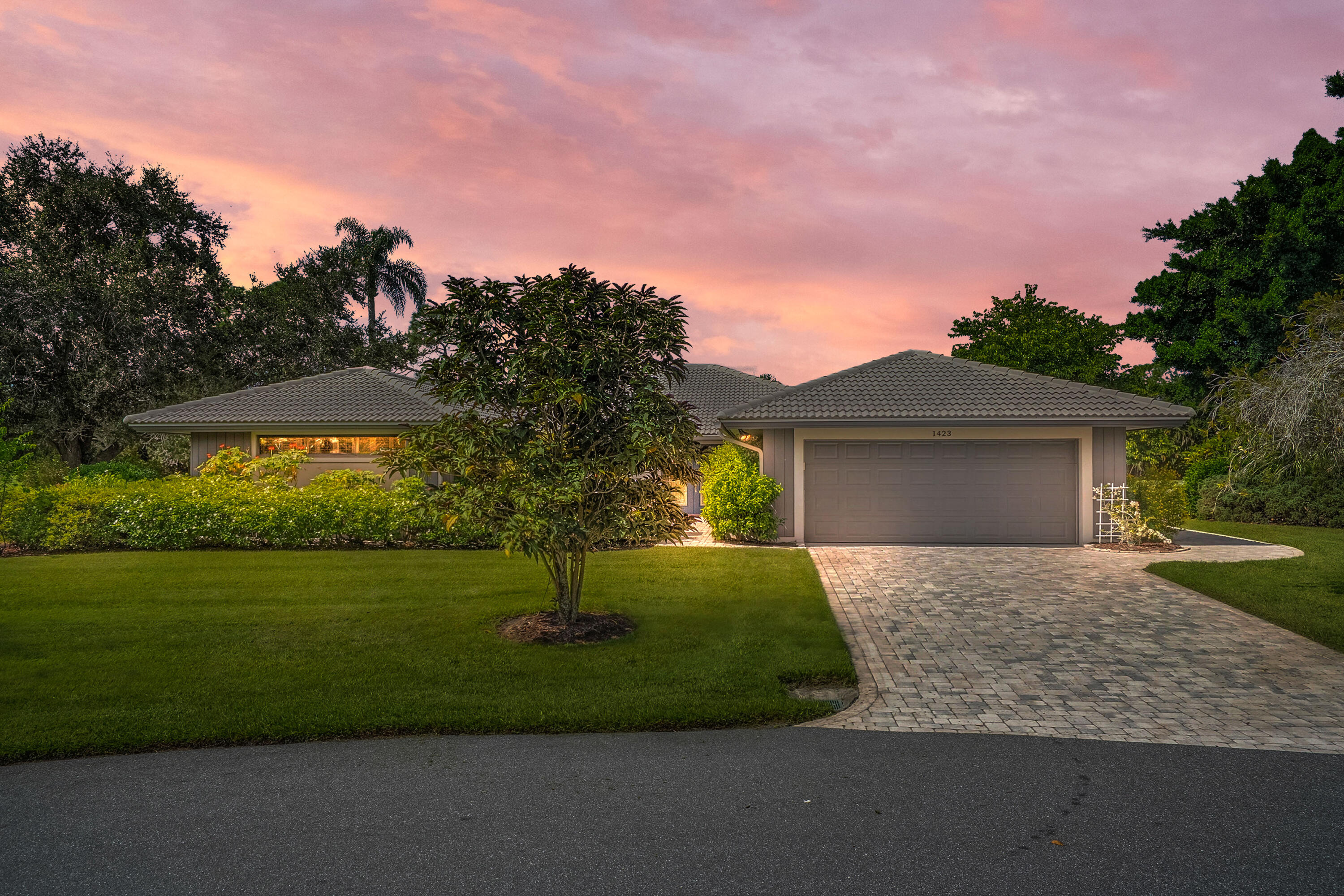 Foto de propiedad en 1423 SW Troon Circle, Palm City, FL 34990 Palm City con MLS# 