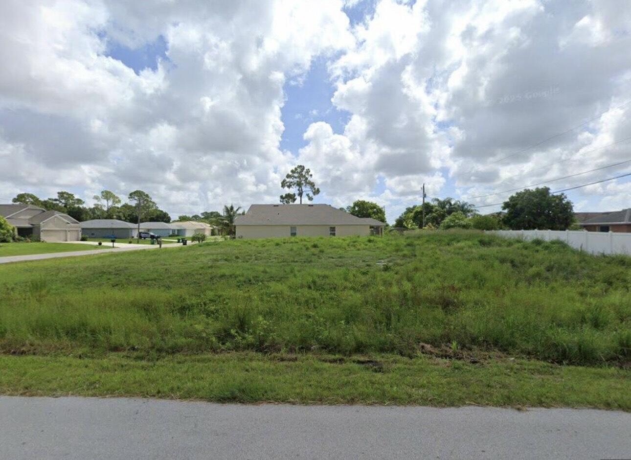 Foto de propiedad en 4001 SW Haycroft Street, Port St. Lucie, FL 34953 Port St. Lucie con MLS# 