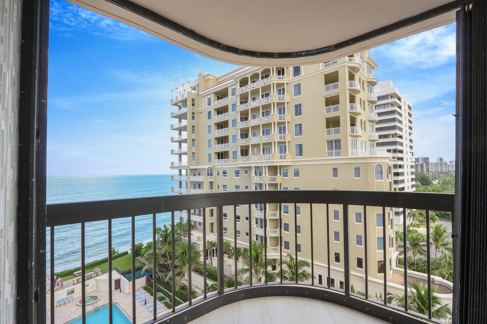 Foto de propiedad en 5380 N Ocean Drive 9a, Singer Island, FL 33404 Singer Island con MLS# 