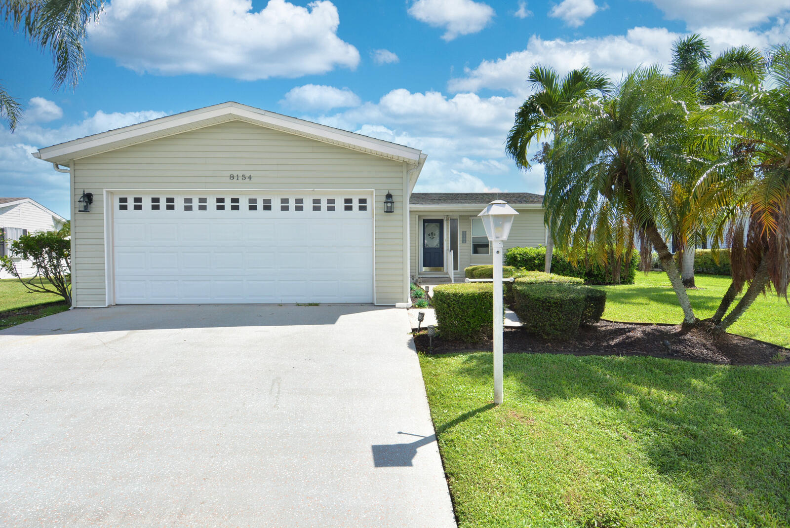 Foto de propiedad en 8154 14th Hole Drive, Port St. Lucie, FL 34952 Port St. Lucie con MLS# 