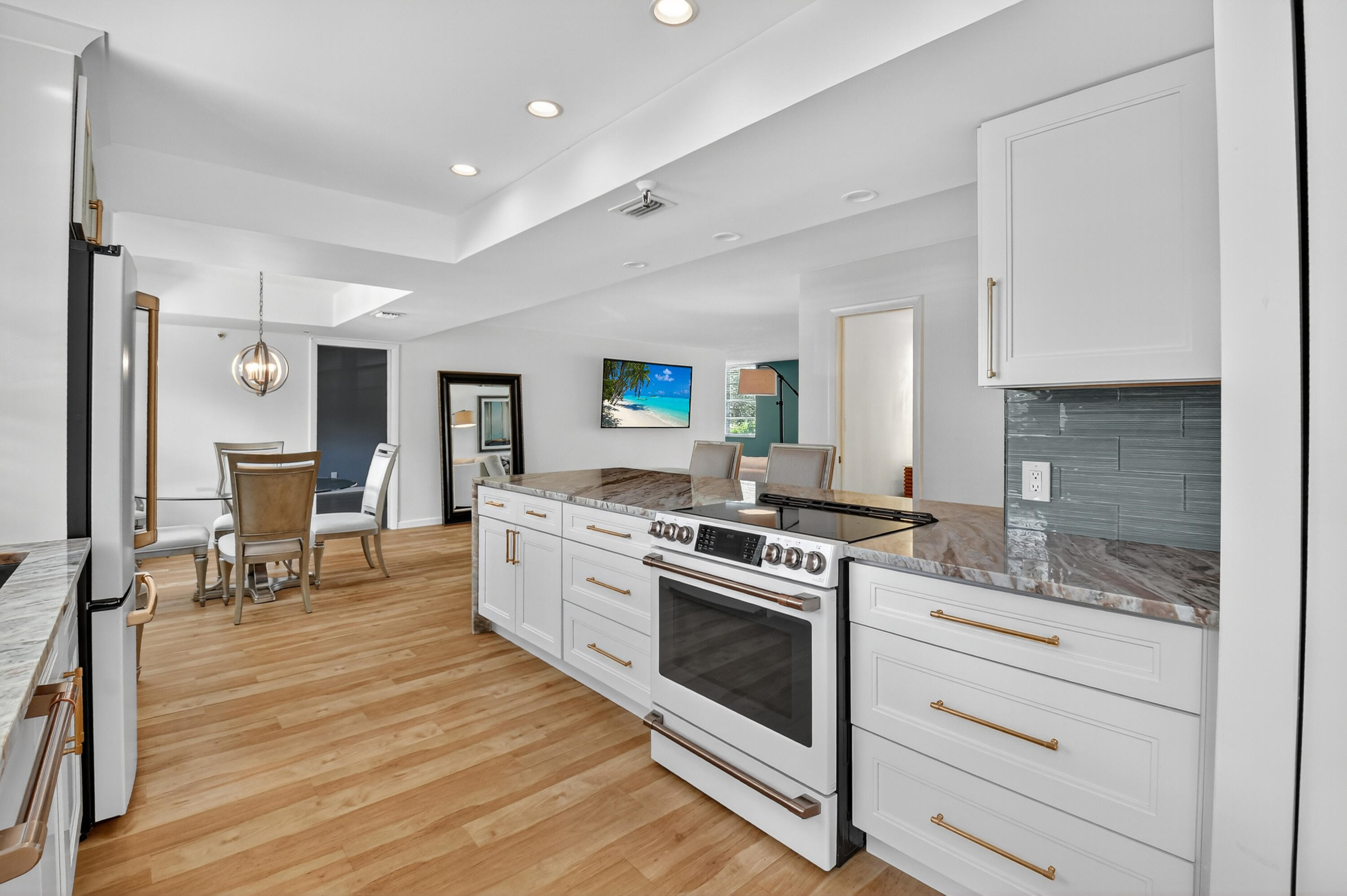 Foto de propiedad en 5340 NW 2nd Avenue 220, Boca Raton, FL 33487 Boca Raton con MLS# 