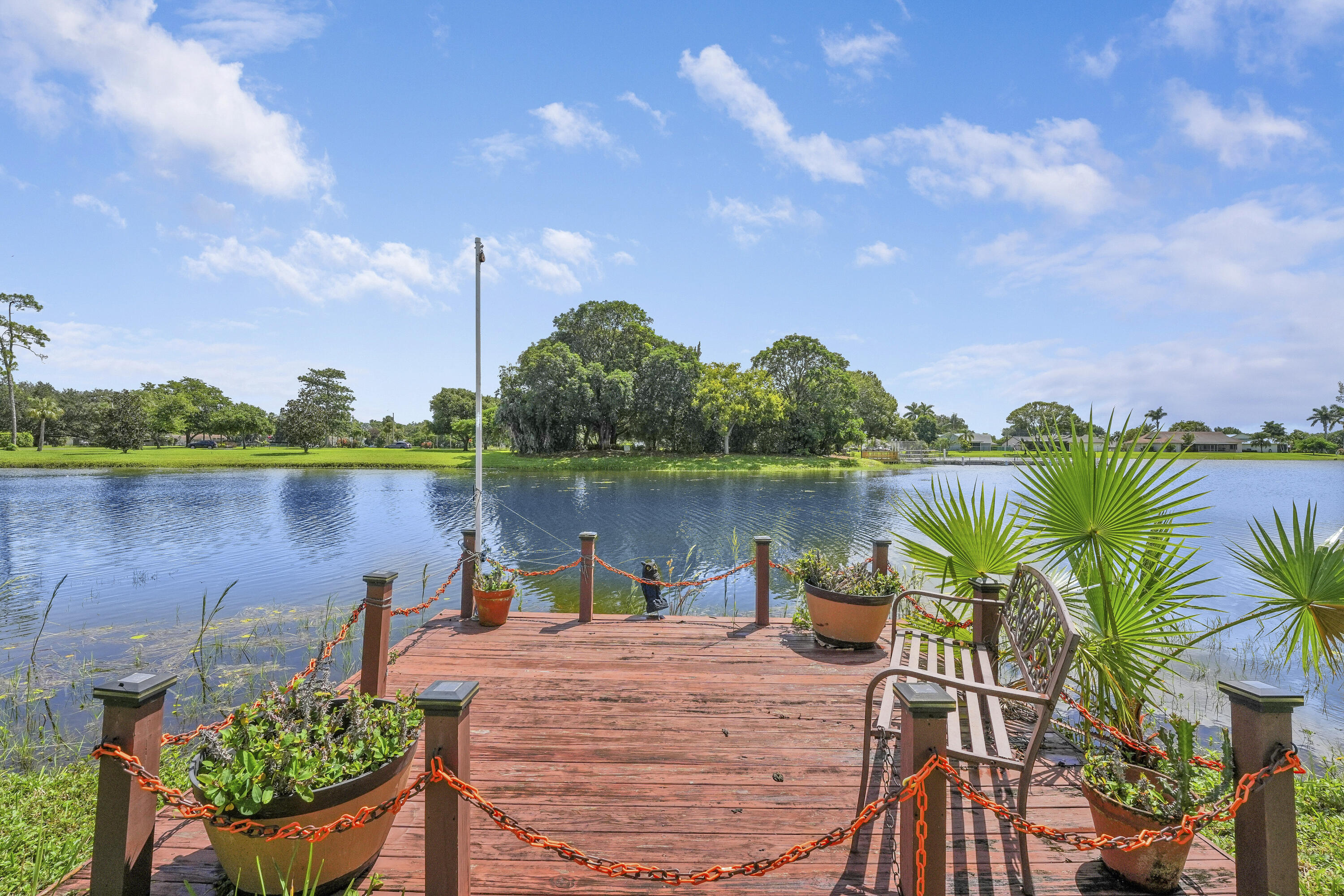 Foto de propiedad en 8421 Bonita Isle Drive, Lake Worth, FL 33467 Lake Worth con MLS# 
