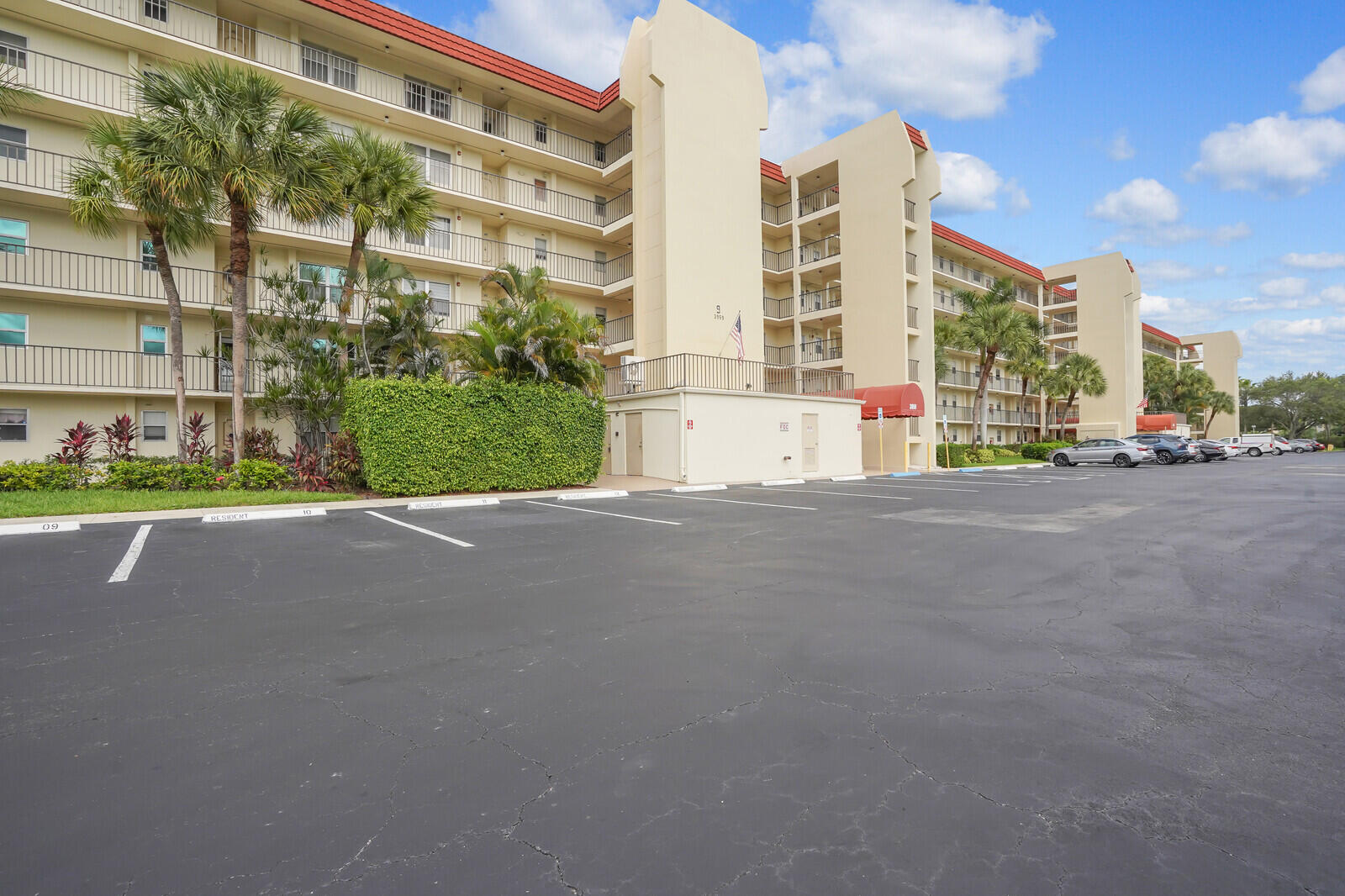 Foto de propiedad en 3959 Via Poinciana 503, Lake Worth, FL 33467 Lake Worth con MLS# 