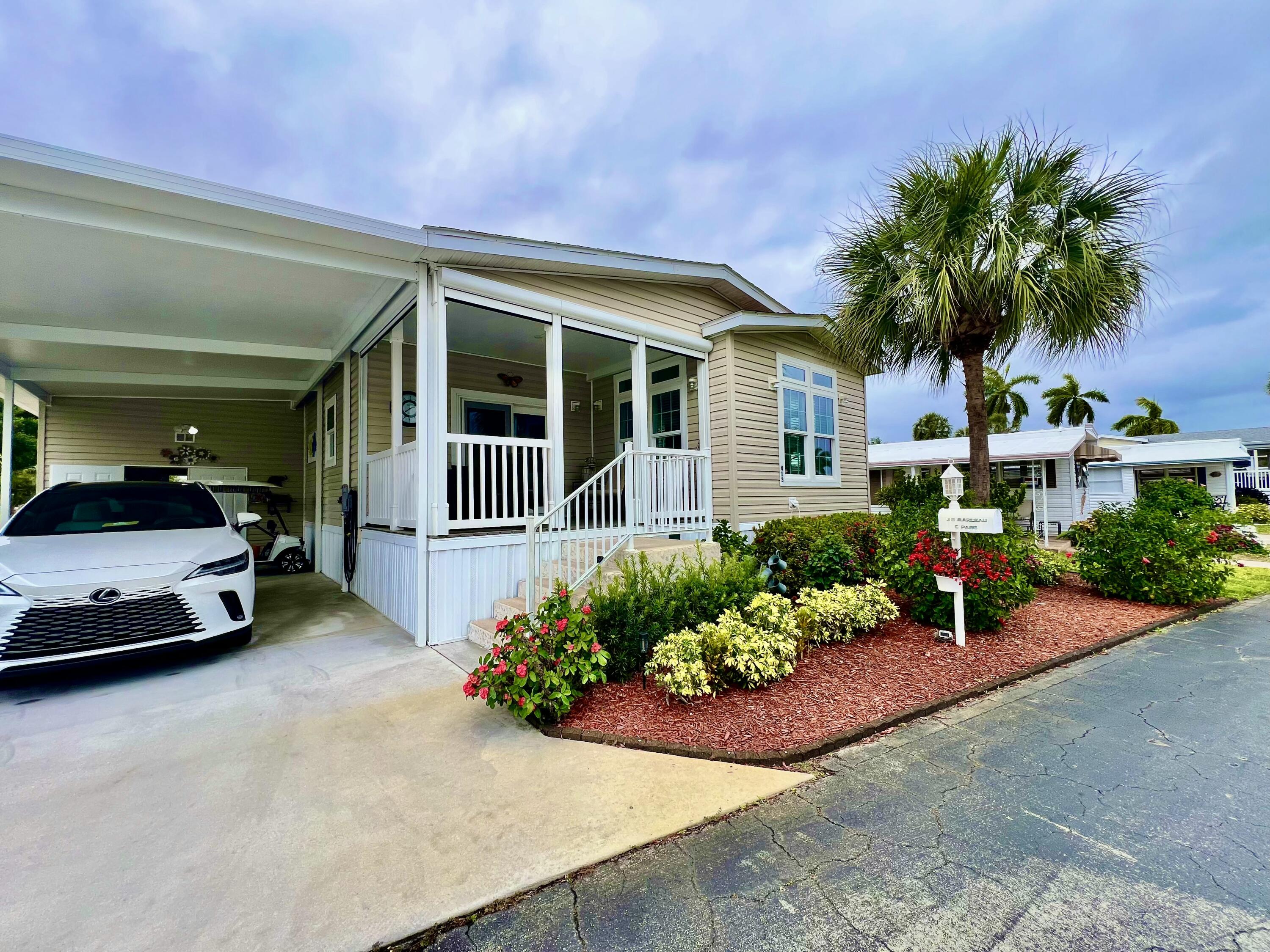 Foto de propiedad en 413 Hibiscus Drive, Deerfield Beach, FL 33442 Deerfield Beach con MLS# 