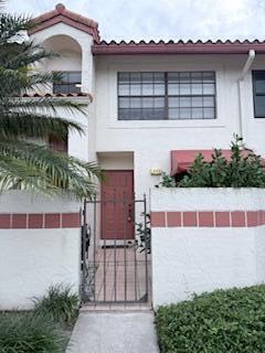 Foto de propiedad en 307 Liberty Court, Deerfield Beach, FL 33442 Deerfield Beach con MLS# 