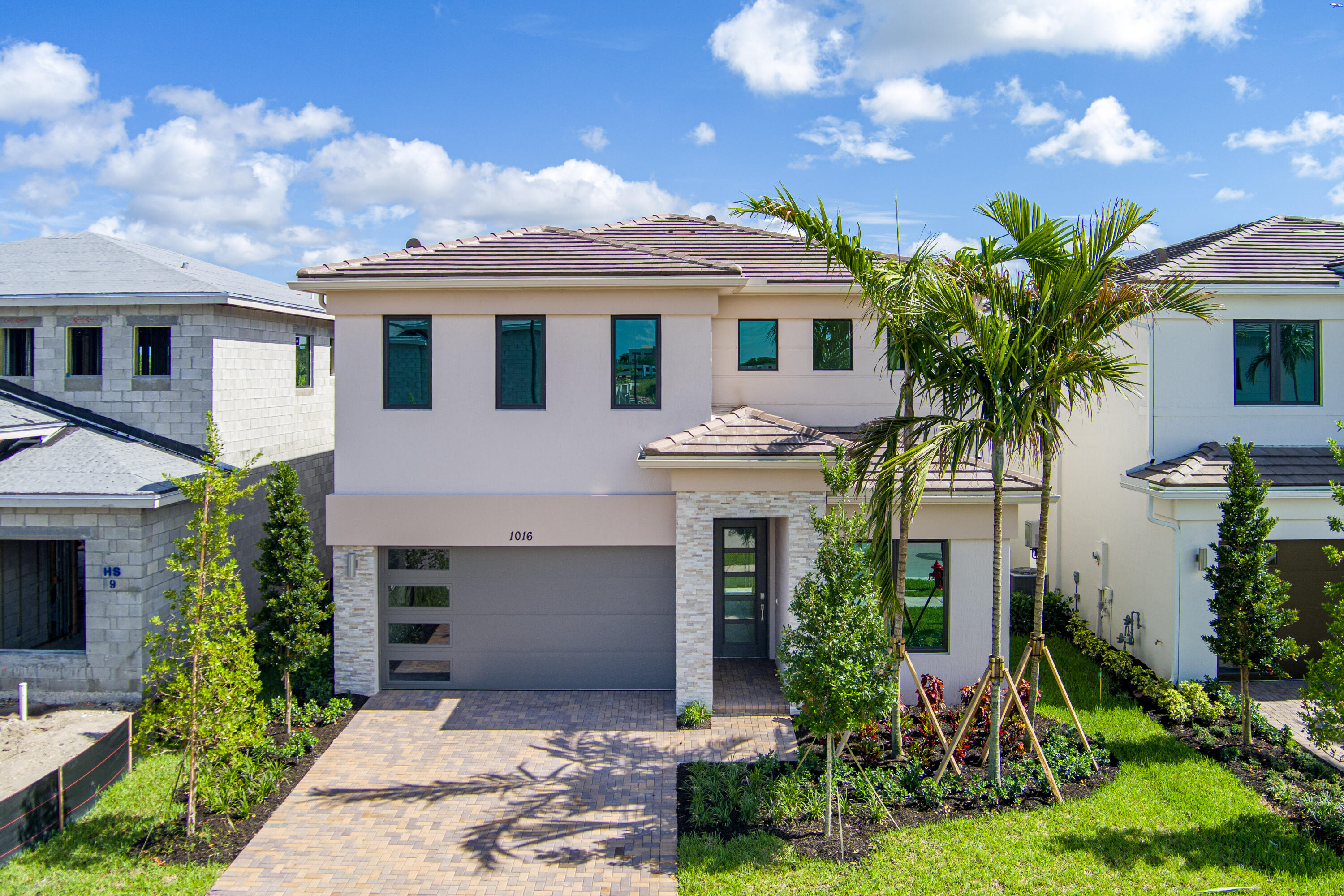 Foto de propiedad en 1016 Raleigh Way, Wellington, FL 33414 Wellington con MLS# 
