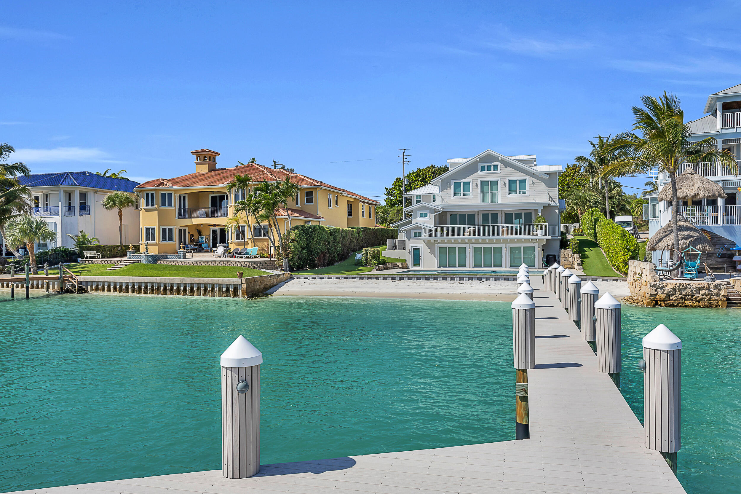 Foto de propiedad en 18119 SE Federal Highway, Jupiter, FL 33469 Jupiter con MLS# 